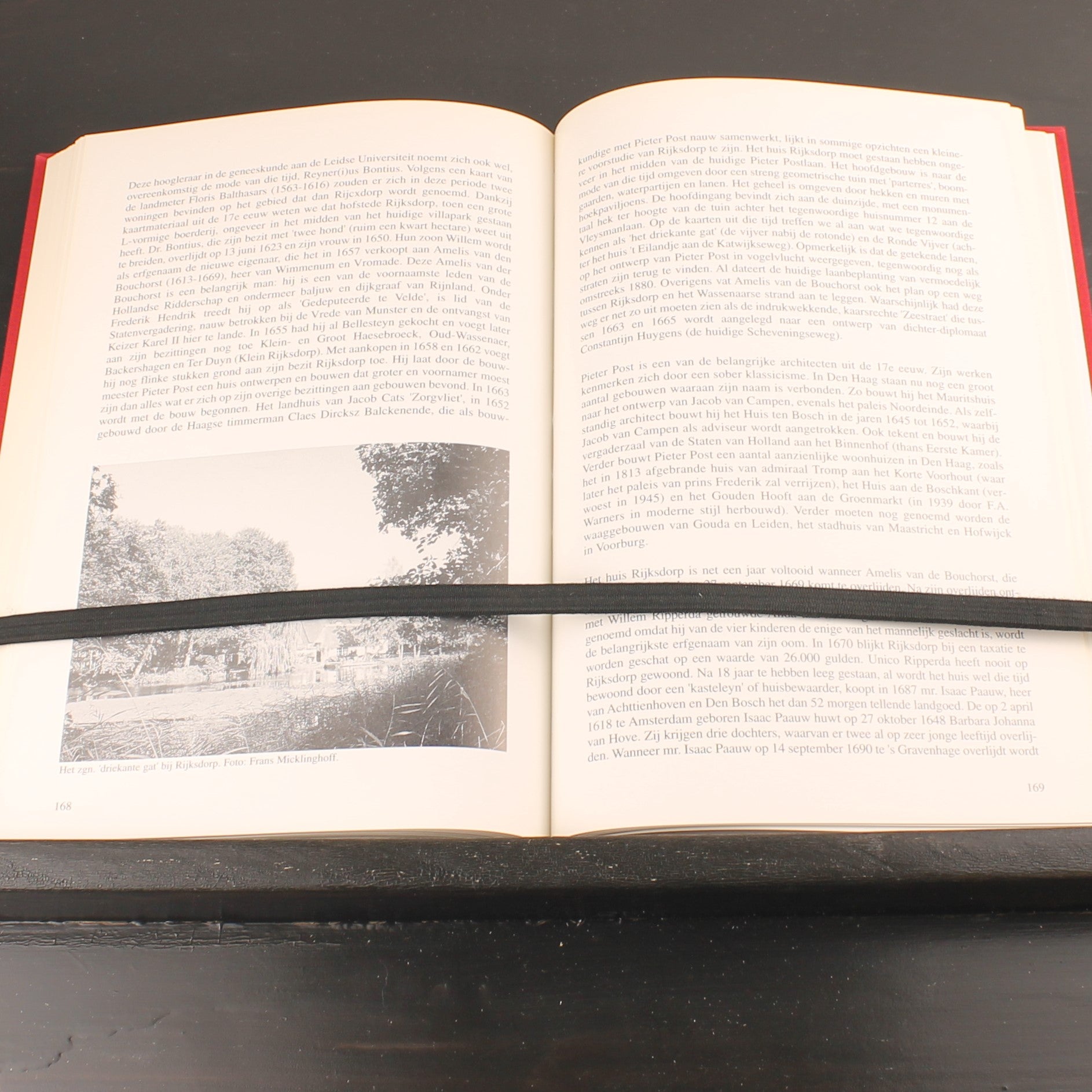 Castles, Country Estates and Manors in Wassenaar (1998) – Frans H. Micklinghoff – Hardcover with Dust Jacket