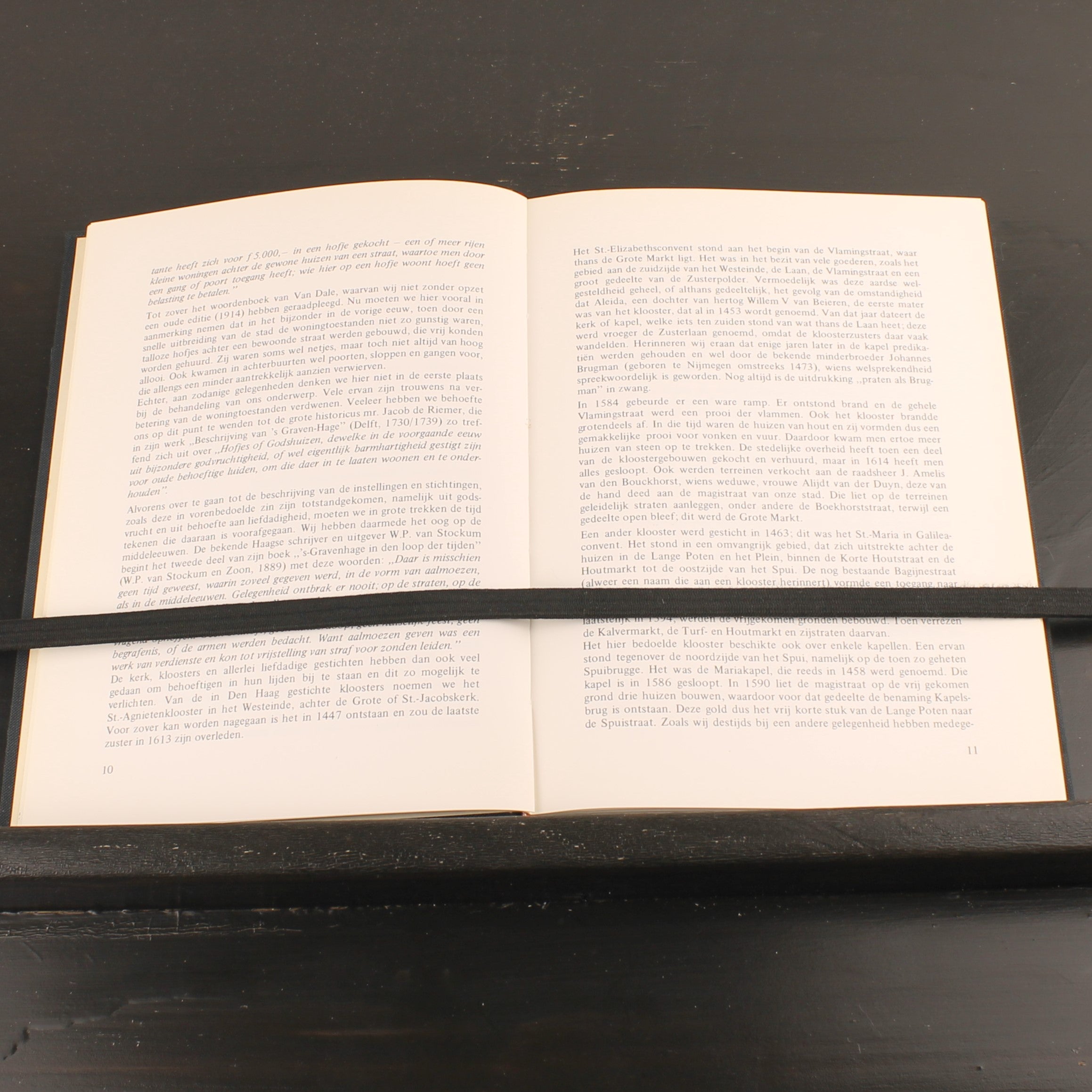 Oude Haagse Hofjes en Godshuizen (1975) – Johan Schwencke – Europese Bibliotheek – Vintage Linnen Band