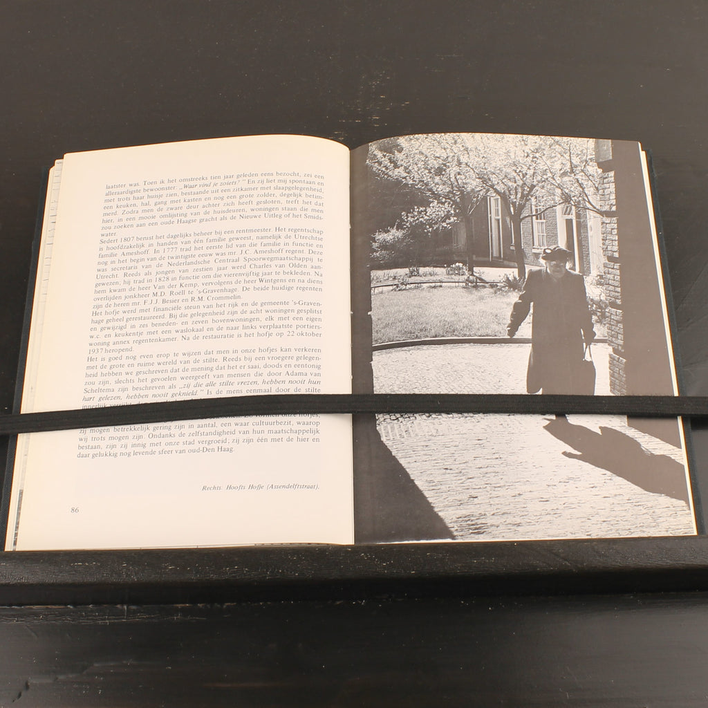 Oude Haagse Hofjes en Godshuizen (1975) – Johan Schwencke – Europese Bibliotheek – Vintage Linnen Band