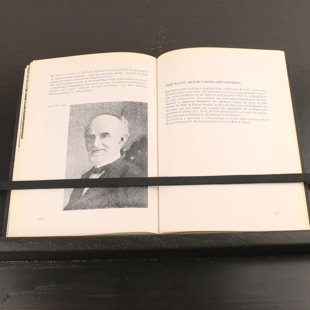 Oude Haagse Hofjes en Godshuizen (1975) – Johan Schwencke – Europese Bibliotheek – Vintage Linnen Band