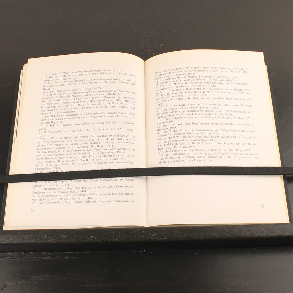 Oude Haagse Hofjes en Godshuizen (1975) – Johan Schwencke – Europese Bibliotheek – Vintage Linnen Band