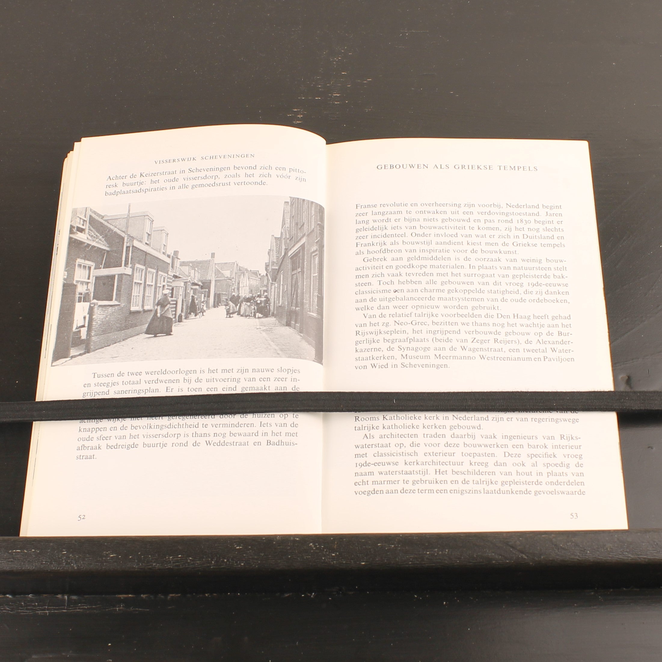 Haagse Huizen en Gebouwen – 7 Eeuwen Bouwkunst in de Hofstad – De Roy van Zuydewijn – Vintage ca. 1970