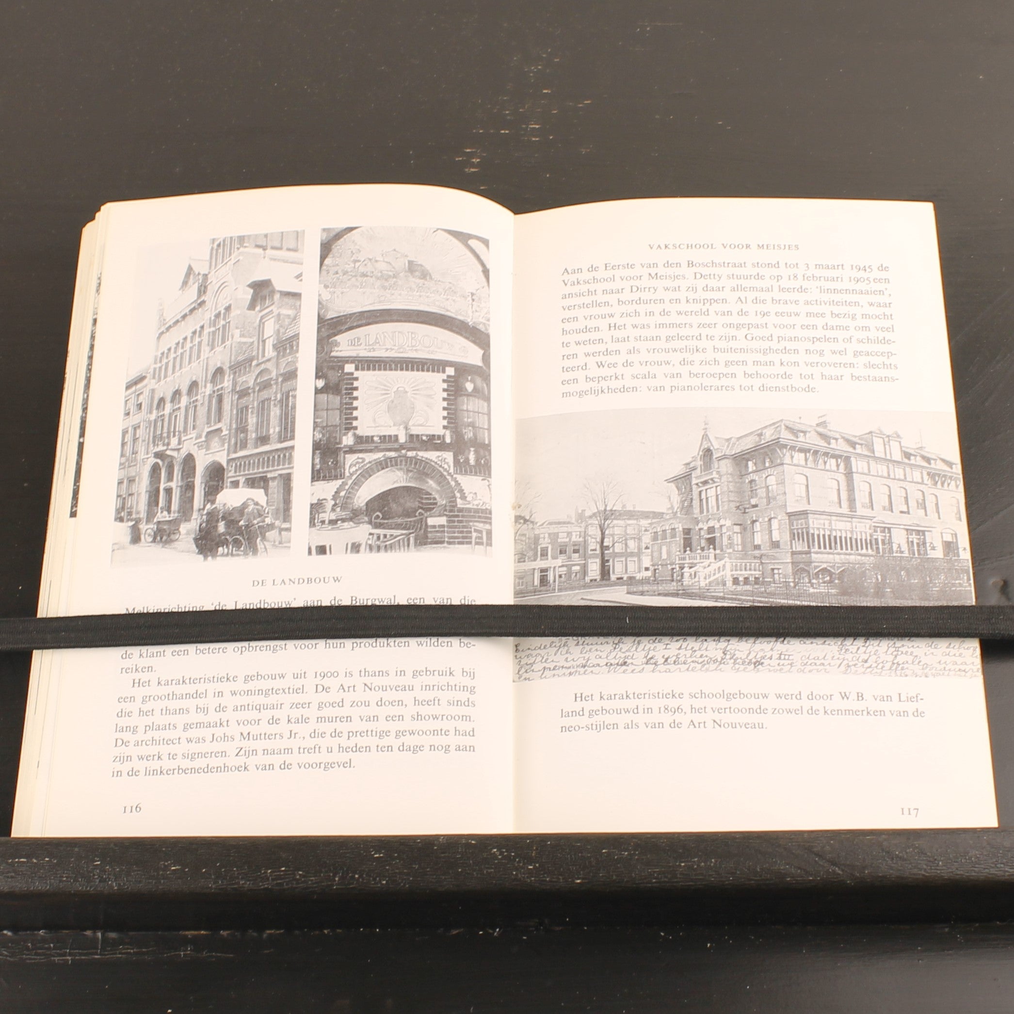 Haagse Huizen en Gebouwen – 7 Eeuwen Bouwkunst in de Hofstad – De Roy van Zuydewijn – Vintage ca. 1970