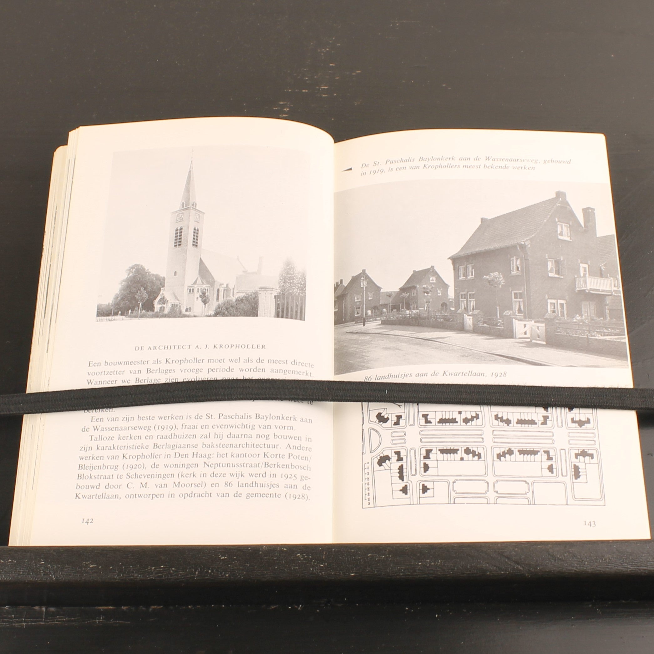 Haagse Huizen en Gebouwen – 7 Eeuwen Bouwkunst in de Hofstad – De Roy van Zuydewijn – Vintage ca. 1970