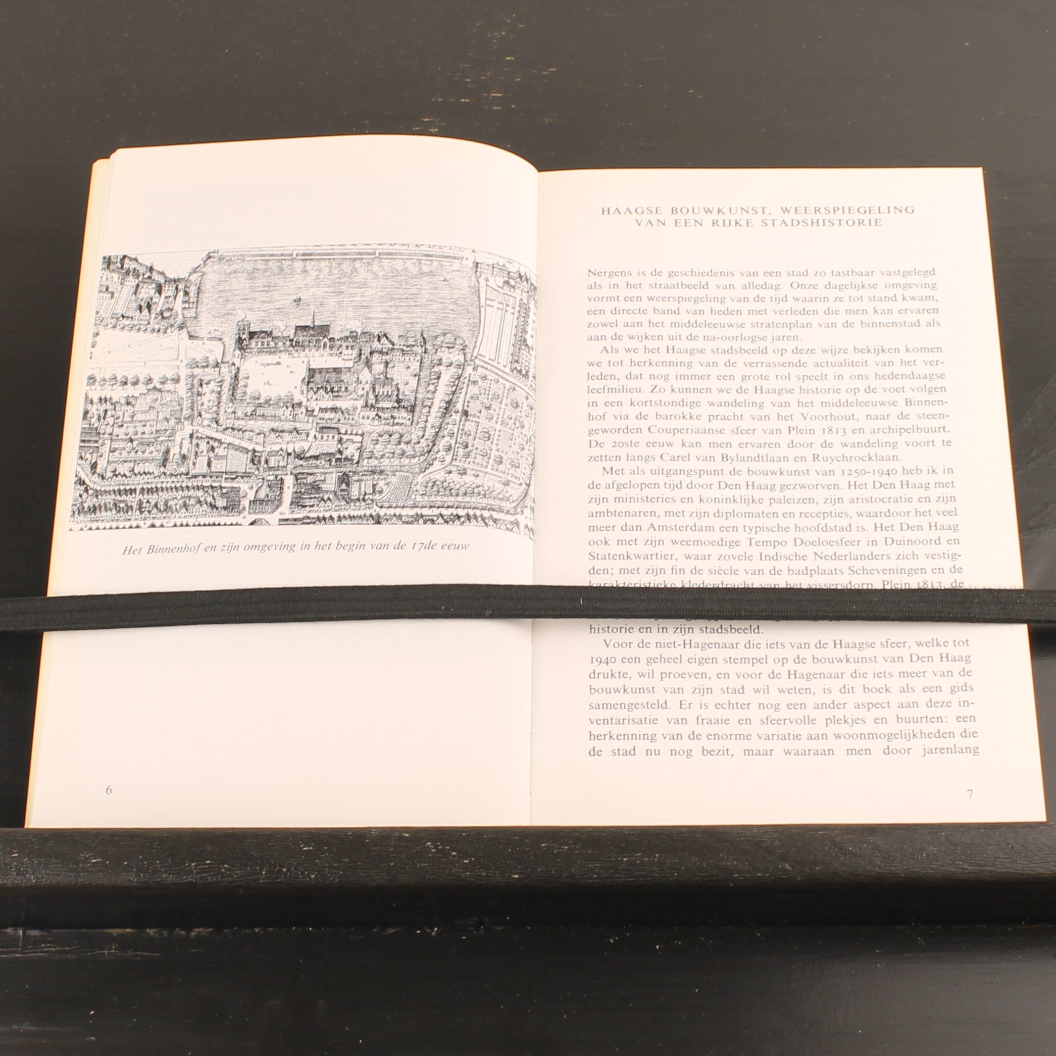 Haagse Huizen en Gebouwen – 7 Eeuwen Bouwkunst – H.J.F. de Roy van Zuydewijn – Vintage Jaren ’70