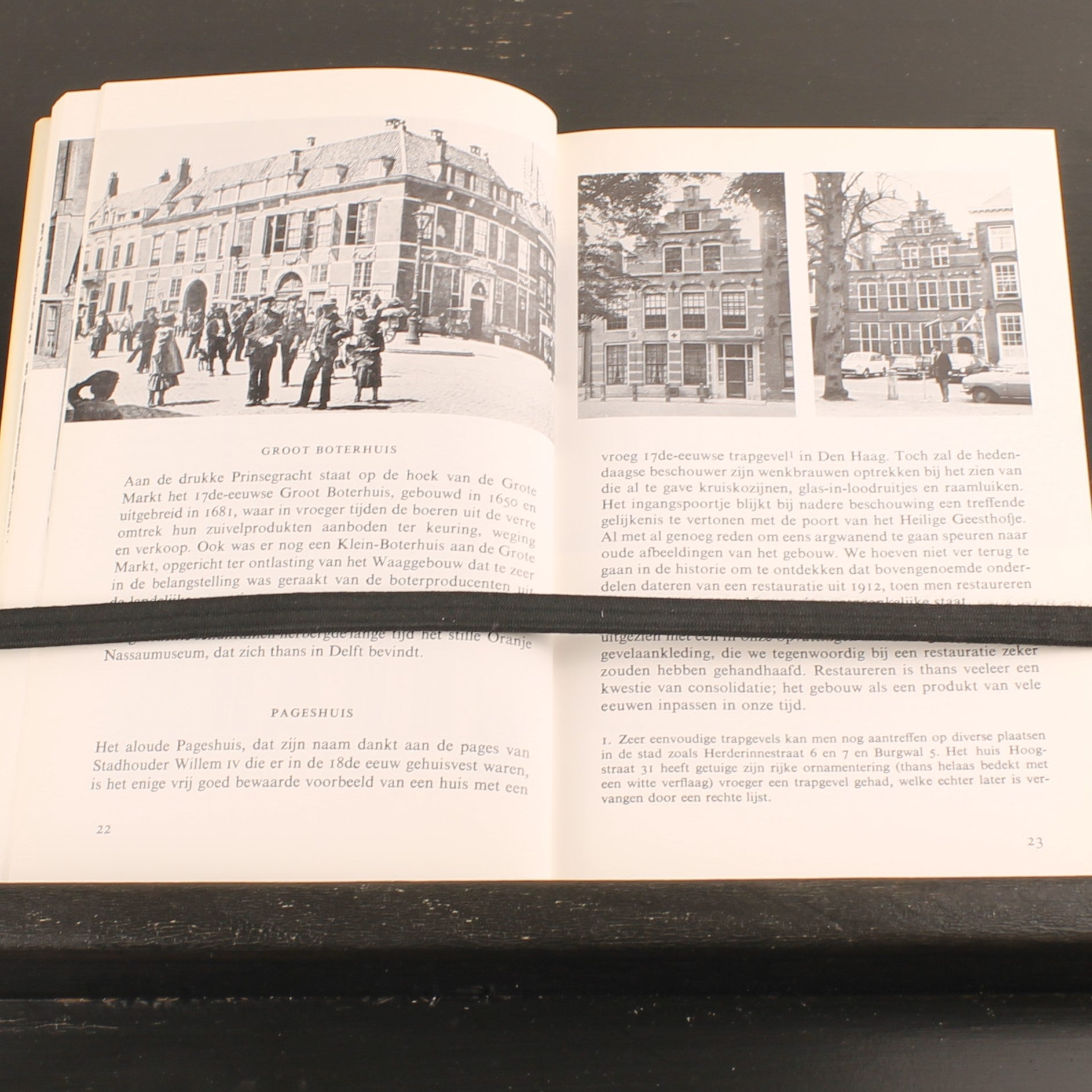 Haagse Huizen en Gebouwen – 7 Eeuwen Bouwkunst – H.J.F. de Roy van Zuydewijn – Vintage Jaren ’70