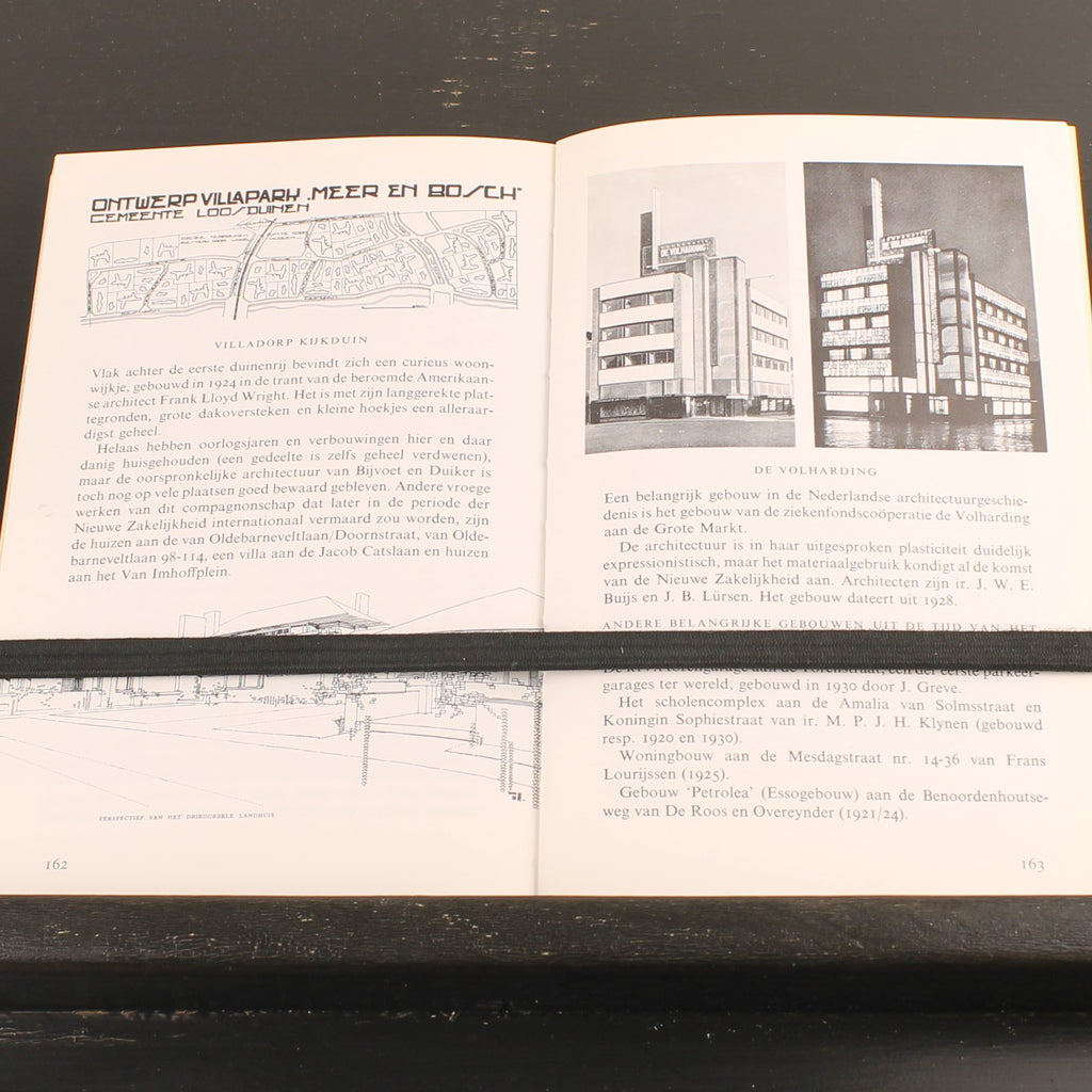 Haagse Huizen en Gebouwen – 7 Eeuwen Bouwkunst – H.J.F. de Roy van Zuydewijn – Vintage Jaren ’70