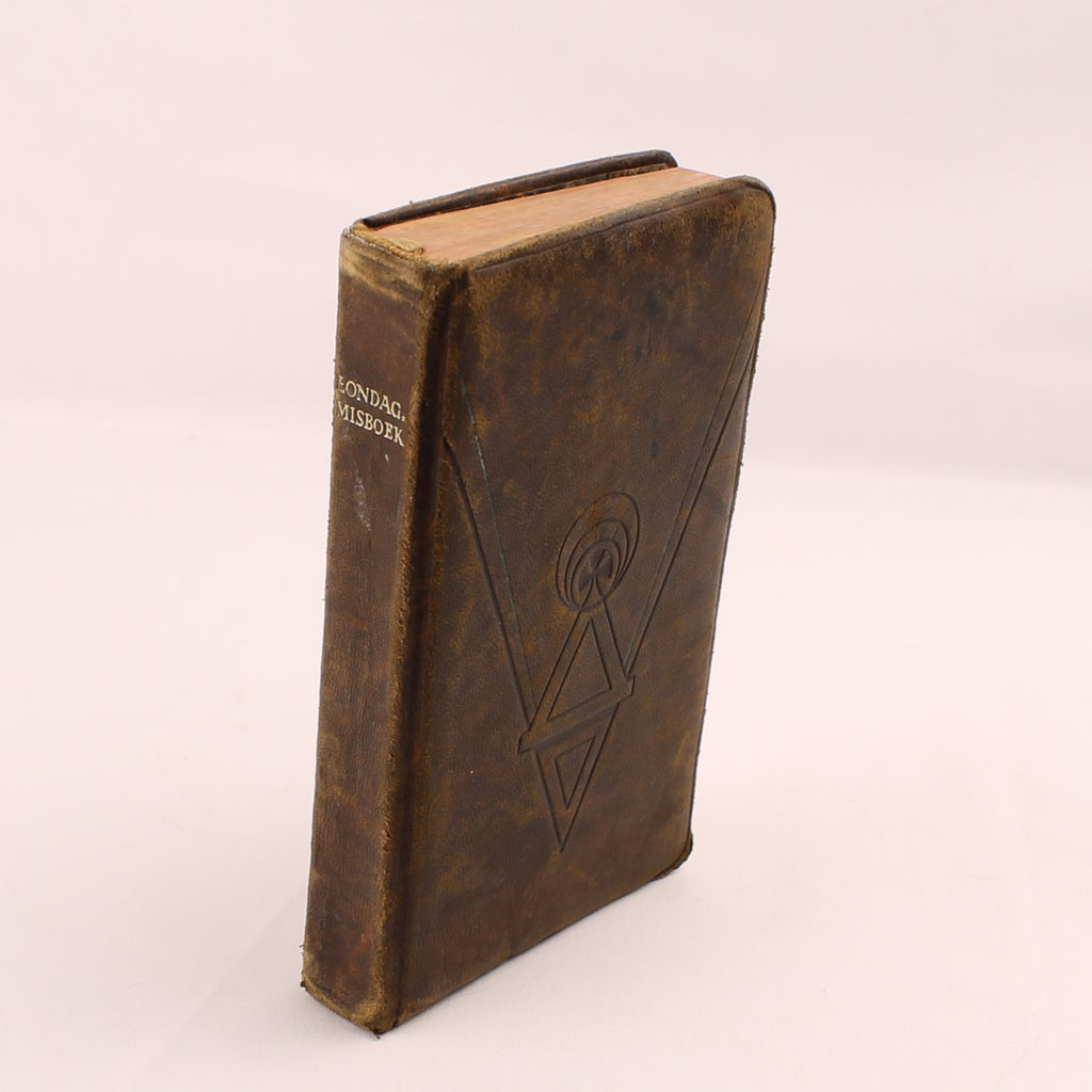 P. Flavianus - Roman Catholic Sunday Missal - Leather Edition - 1946