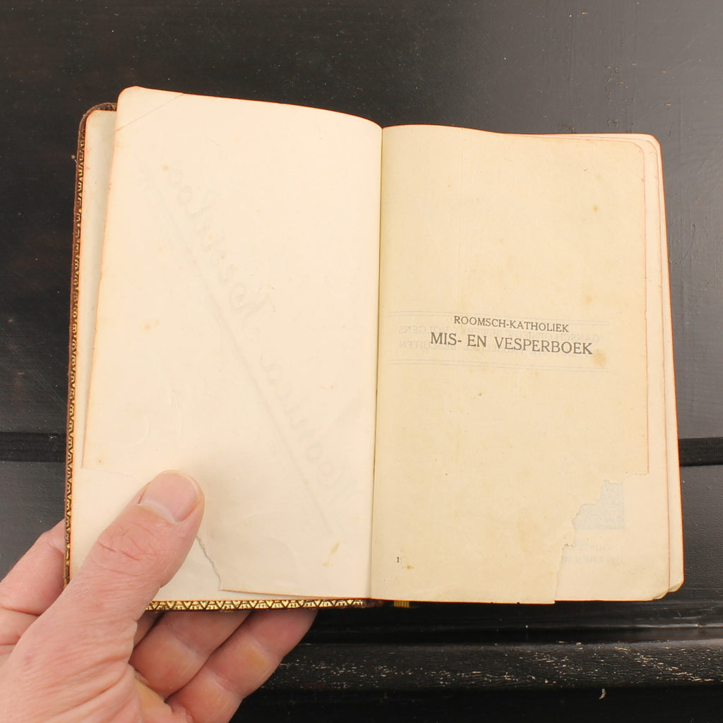 Libro Romano-Católico de Misa y Vísperas (1946) - Dr. L. J. Daeleman - Henri Proost & Co