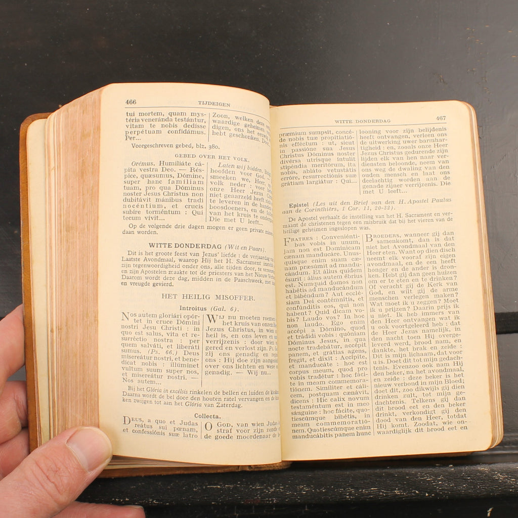 Libro de la Misa Diaria Completa y Vespertal - Peeters, Van Cauwenberg & O'Connor - Turnhout c. 1940