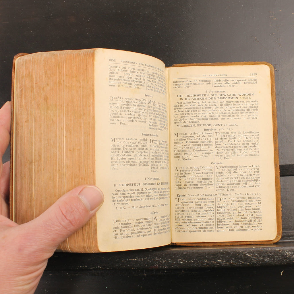 Libro de la Misa Diaria Completa y Vespertal - Peeters, Van Cauwenberg & O'Connor - Turnhout c. 1940