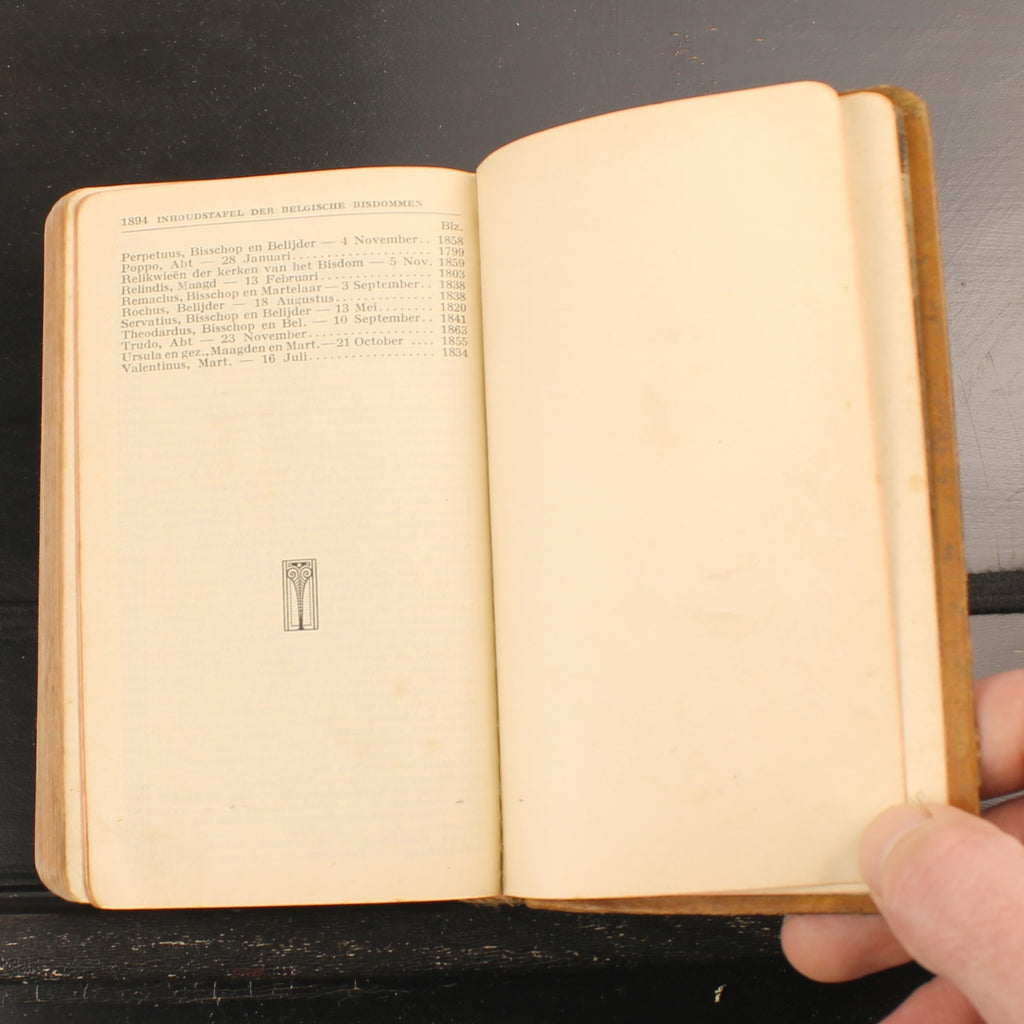 Libro de la Misa Diaria Completa y Vespertal - Peeters, Van Cauwenberg & O'Connor - Turnhout c. 1940