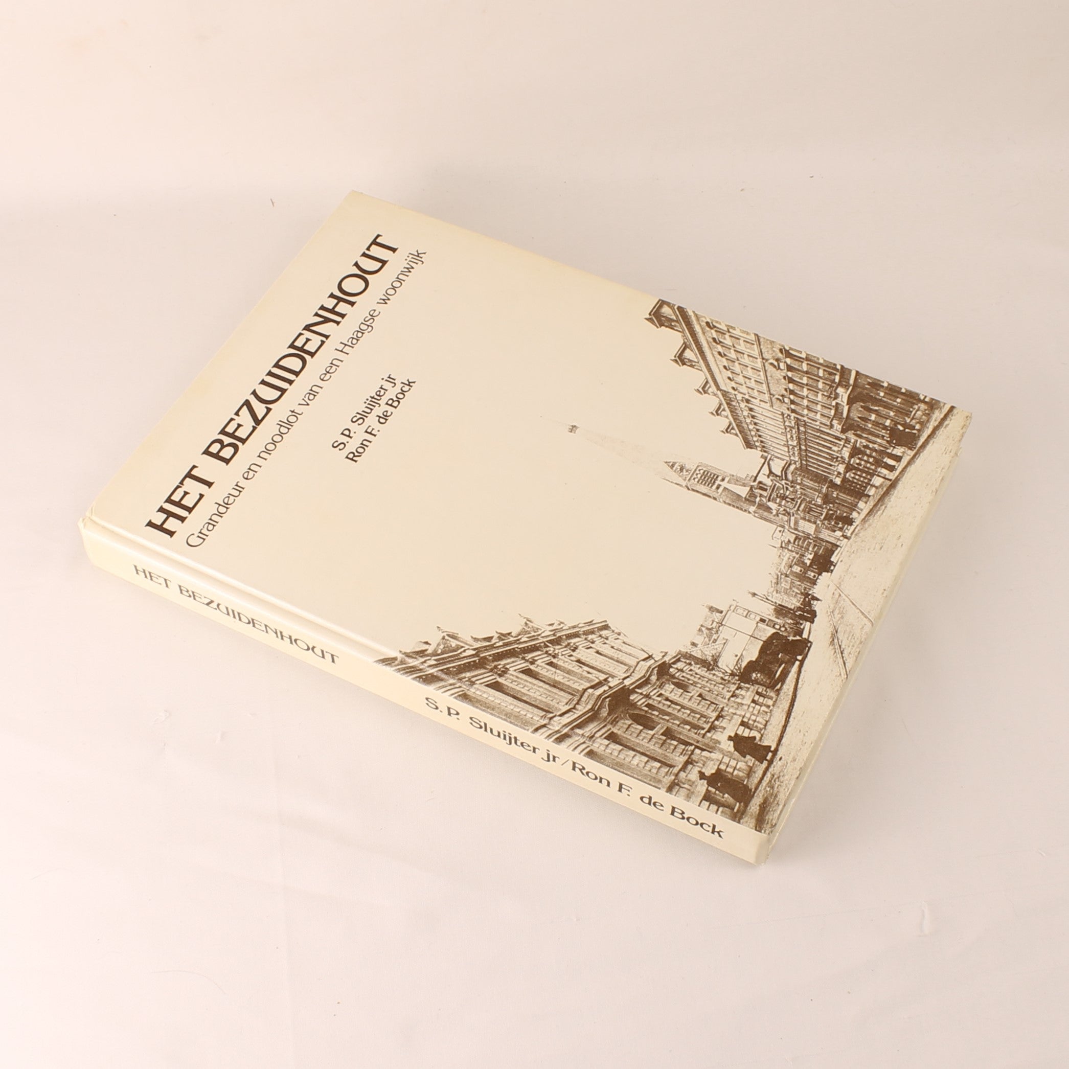 Bezuidenhout 1985 – The Hague Neighbourhood History & WWII – Hardcover