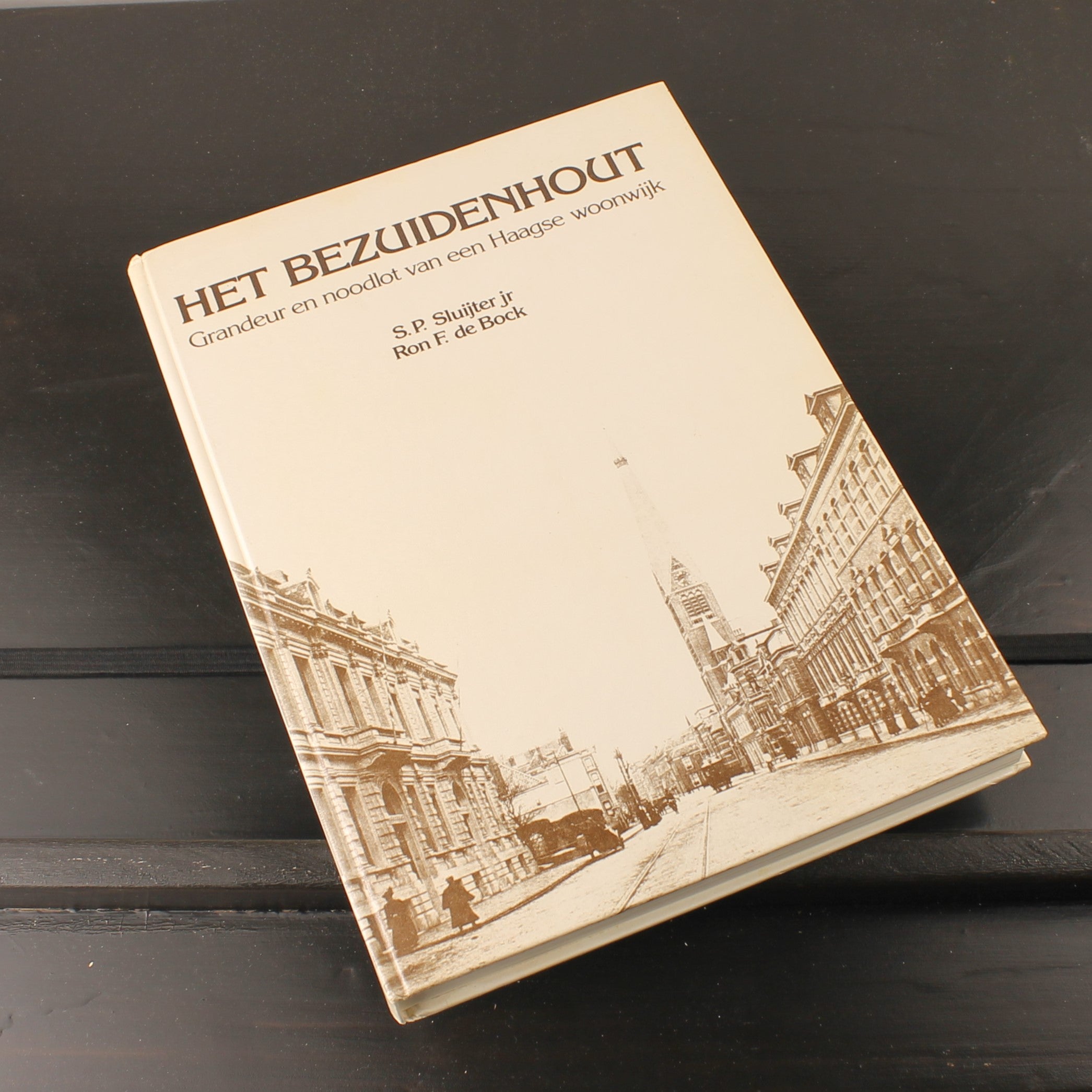 Bezuidenhout 1985 – The Hague Neighbourhood History & WWII – Hardcover