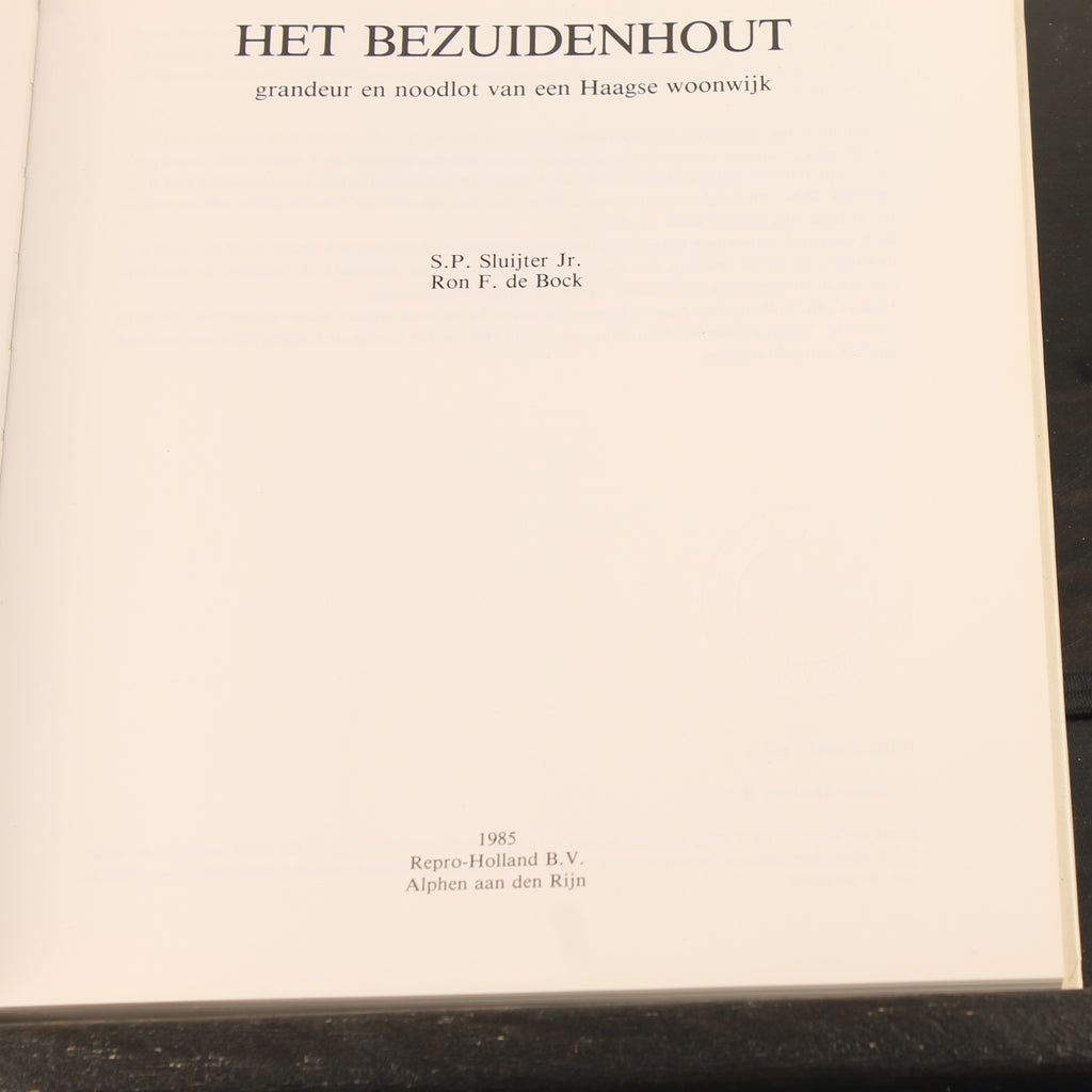 Bezuidenhout 1985 – The Hague Neighbourhood History & WWII – Hardcover