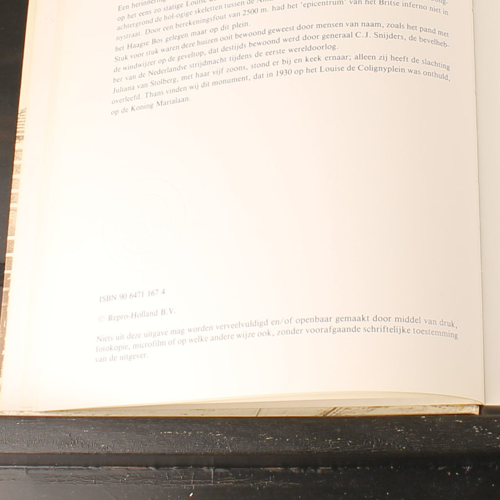 Bezuidenhout 1985 – The Hague Neighbourhood History & WWII – Hardcover