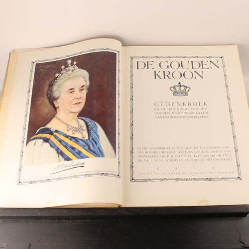 La Corona d'Oro – Libro commemorativo Regina Guglielmina con inserto 1948 – Grande Formato 37cm