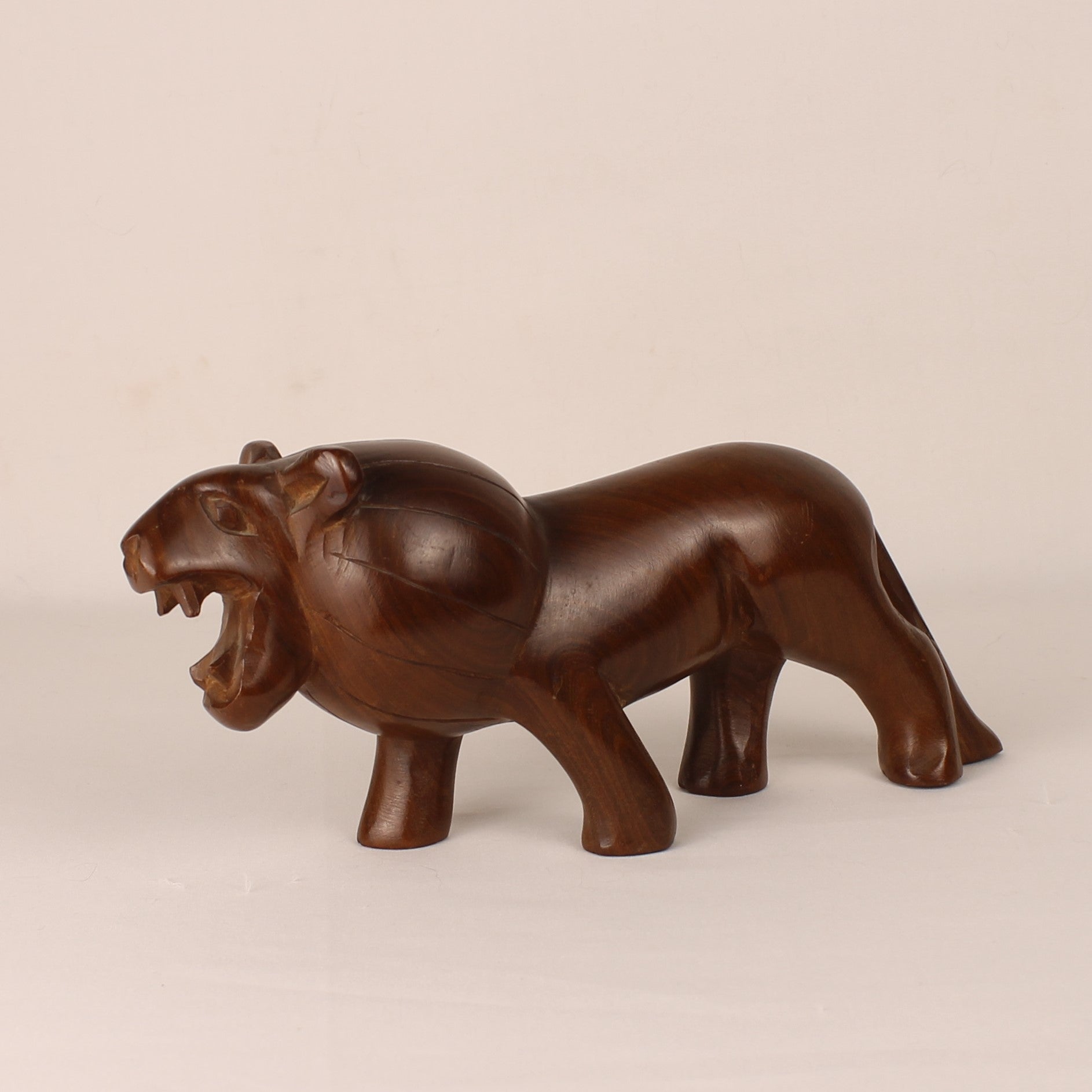 Handgesneden Houten Leeuw - 23cm