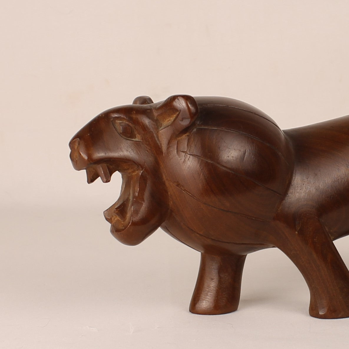 Handgesneden Houten Leeuw - 23cm