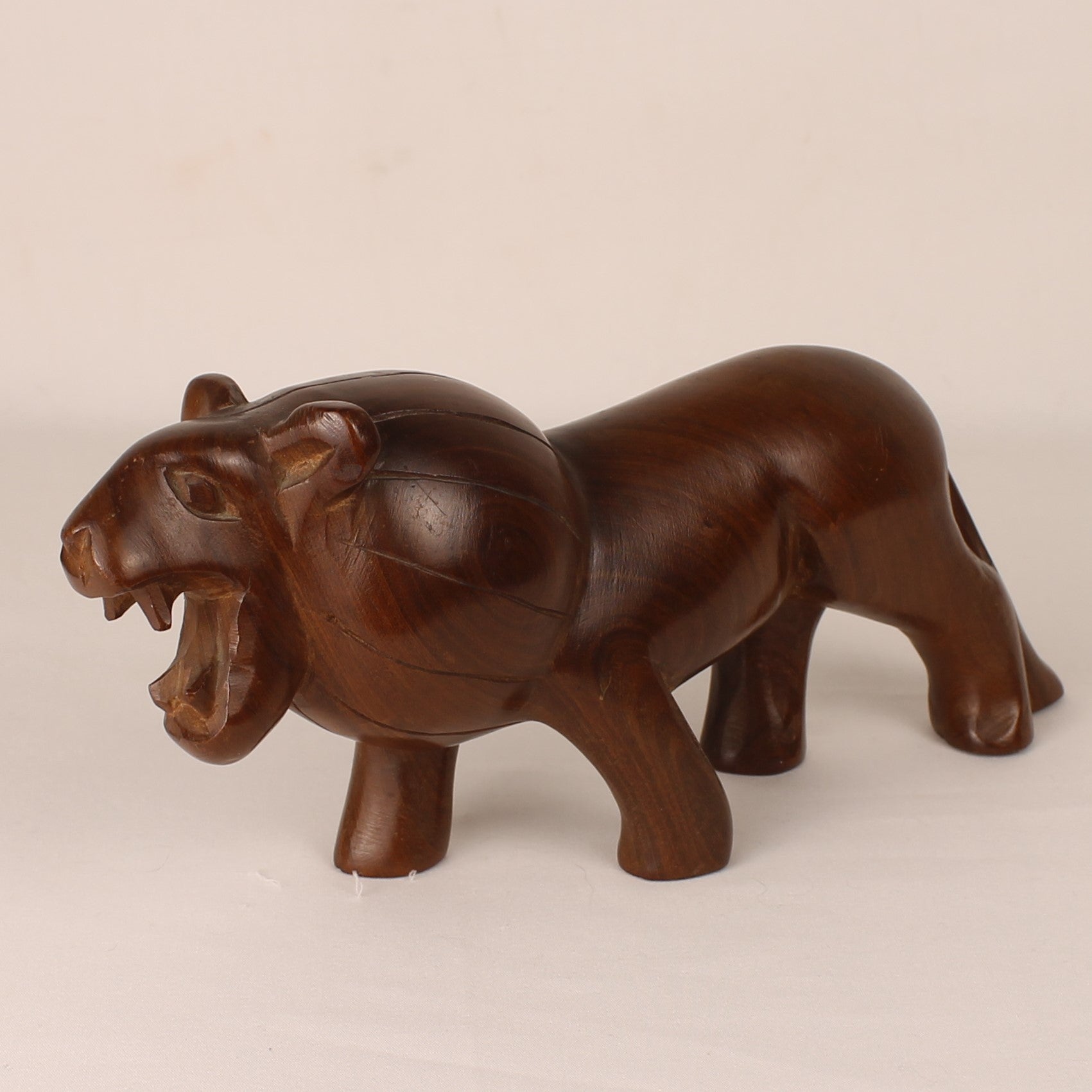 Handgesneden Houten Leeuw - 23cm