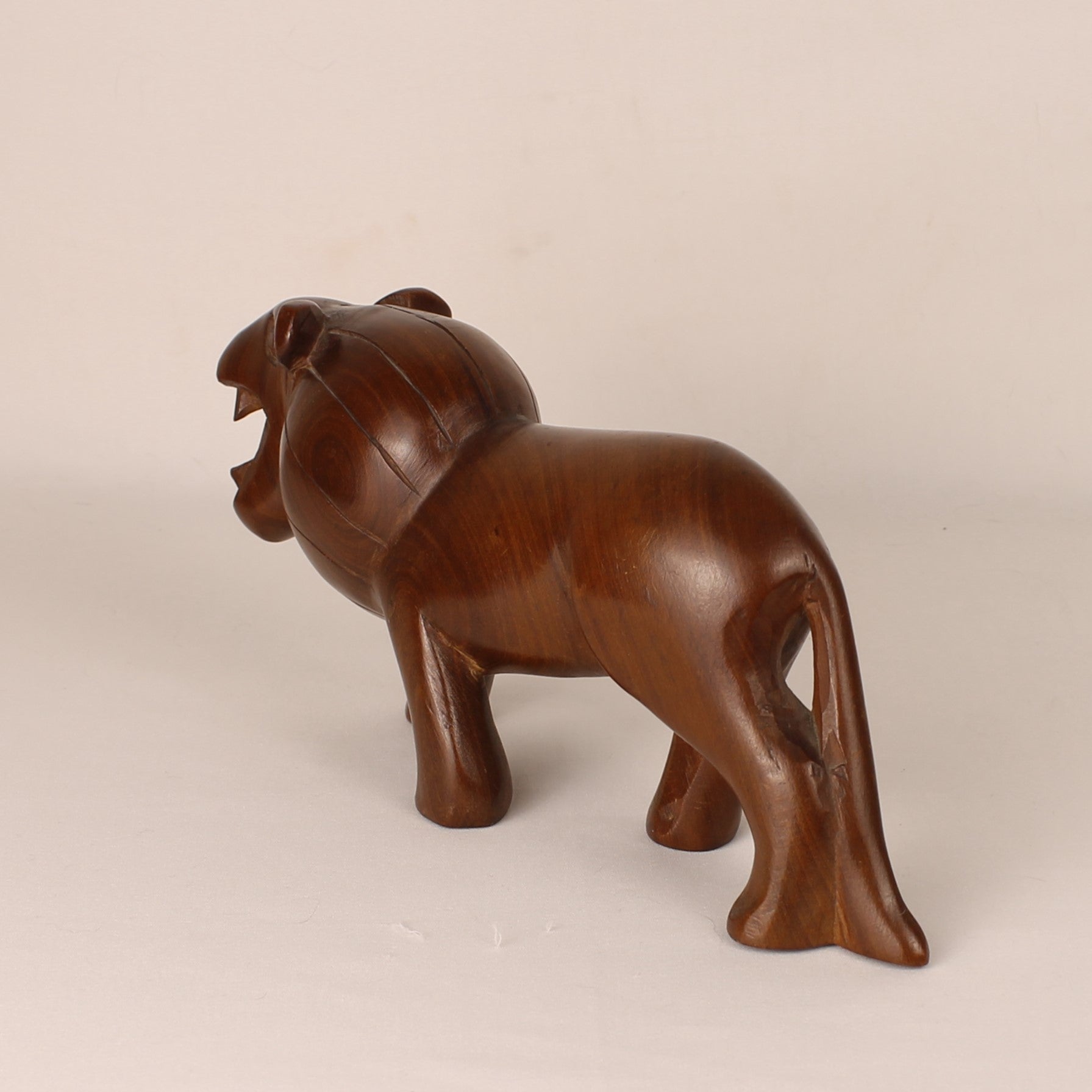 Handgesneden Houten Leeuw - 23cm