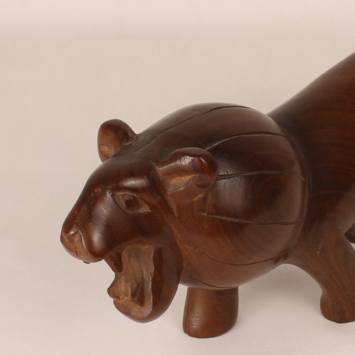 Handgesneden Houten Leeuw - 23cm