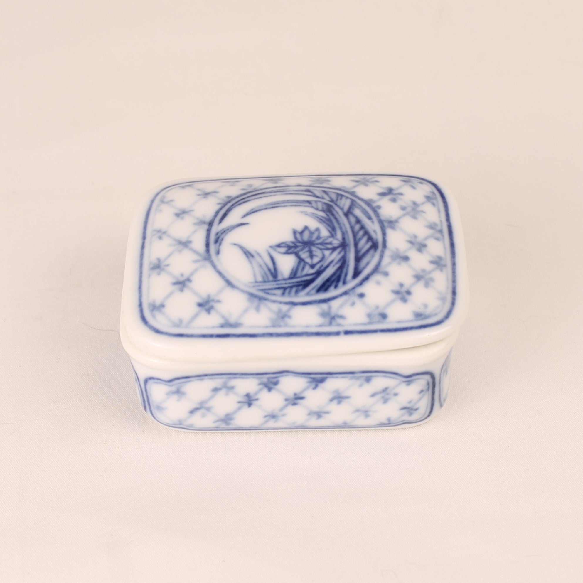 Japanese Blue-White Porcelain Lidded Box (±7 cm) – Vintage Storage/Trinket Box