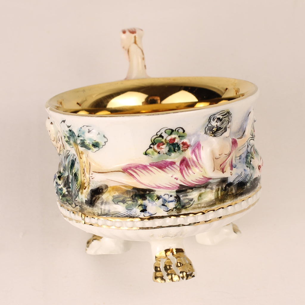 Capodimonte Sierkom met Verguld Interieur en Mythologisch Reliëf – Italië