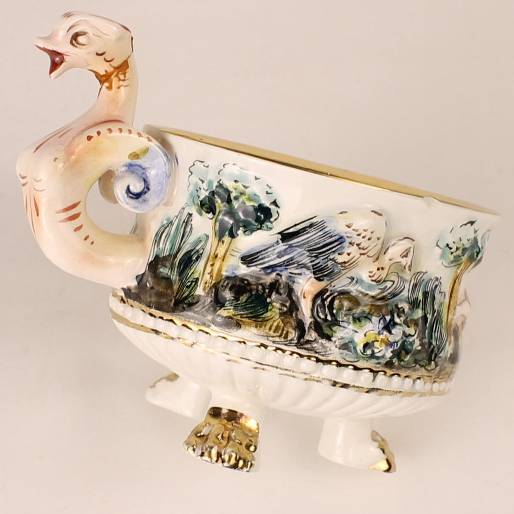 Capodimonte Sierkom met Verguld Interieur en Mythologisch Reliëf – Italië