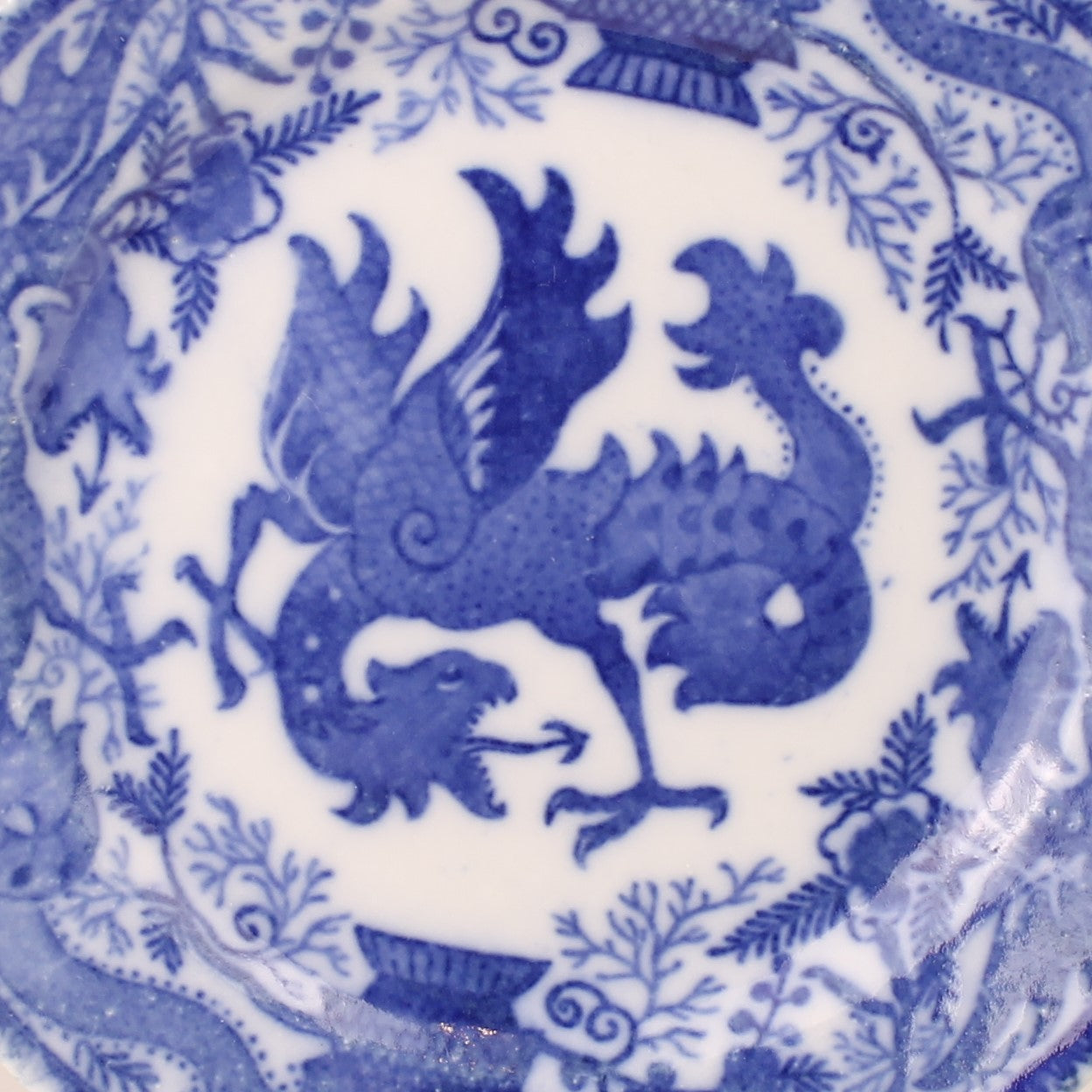 Vintage Japanese Blue and White Plate with Dragon Motif – 15.5 cm
