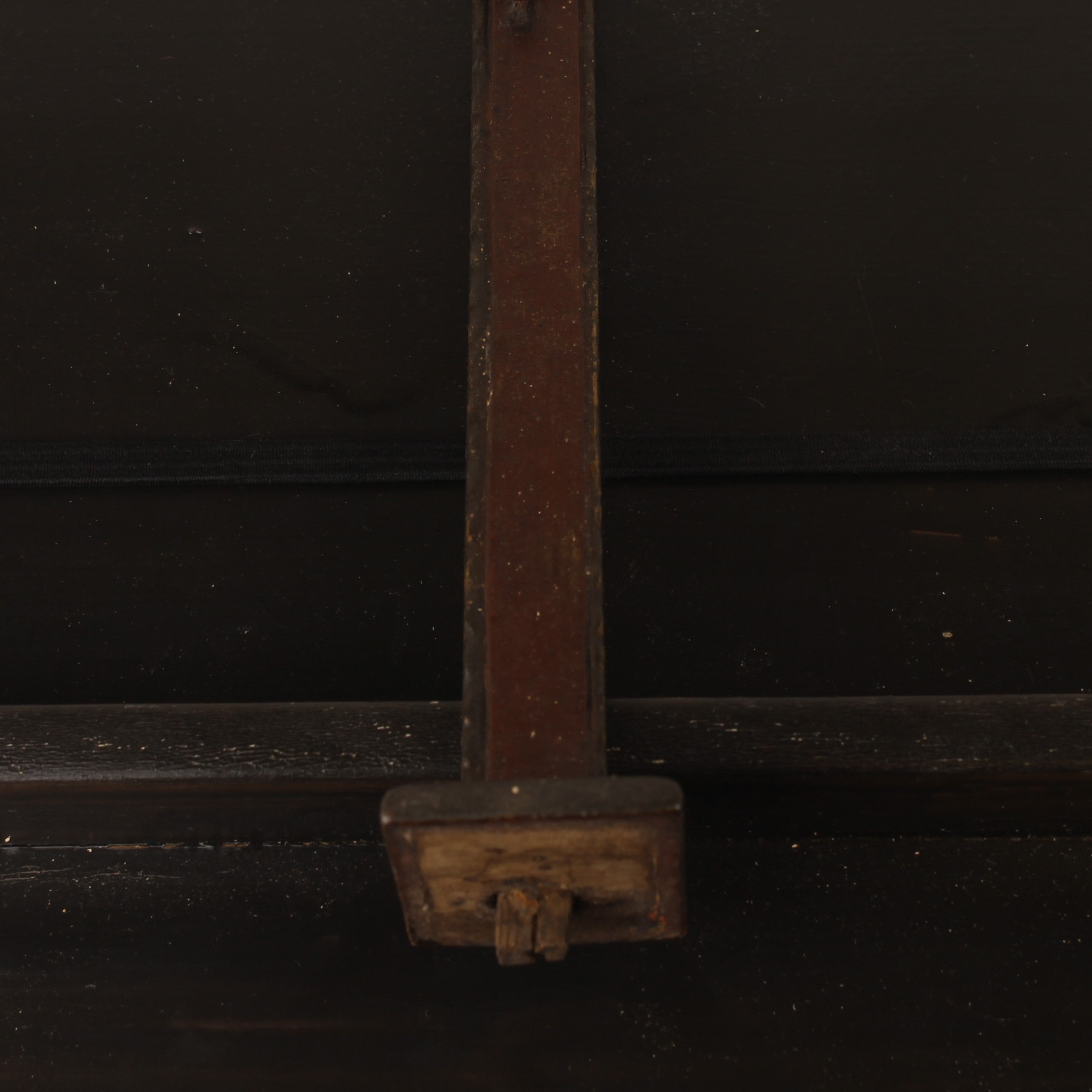 Crucifix en Bois Fin Ancien avec Corpus en Métal Foncé – env. 1880-1920 – 34 cm