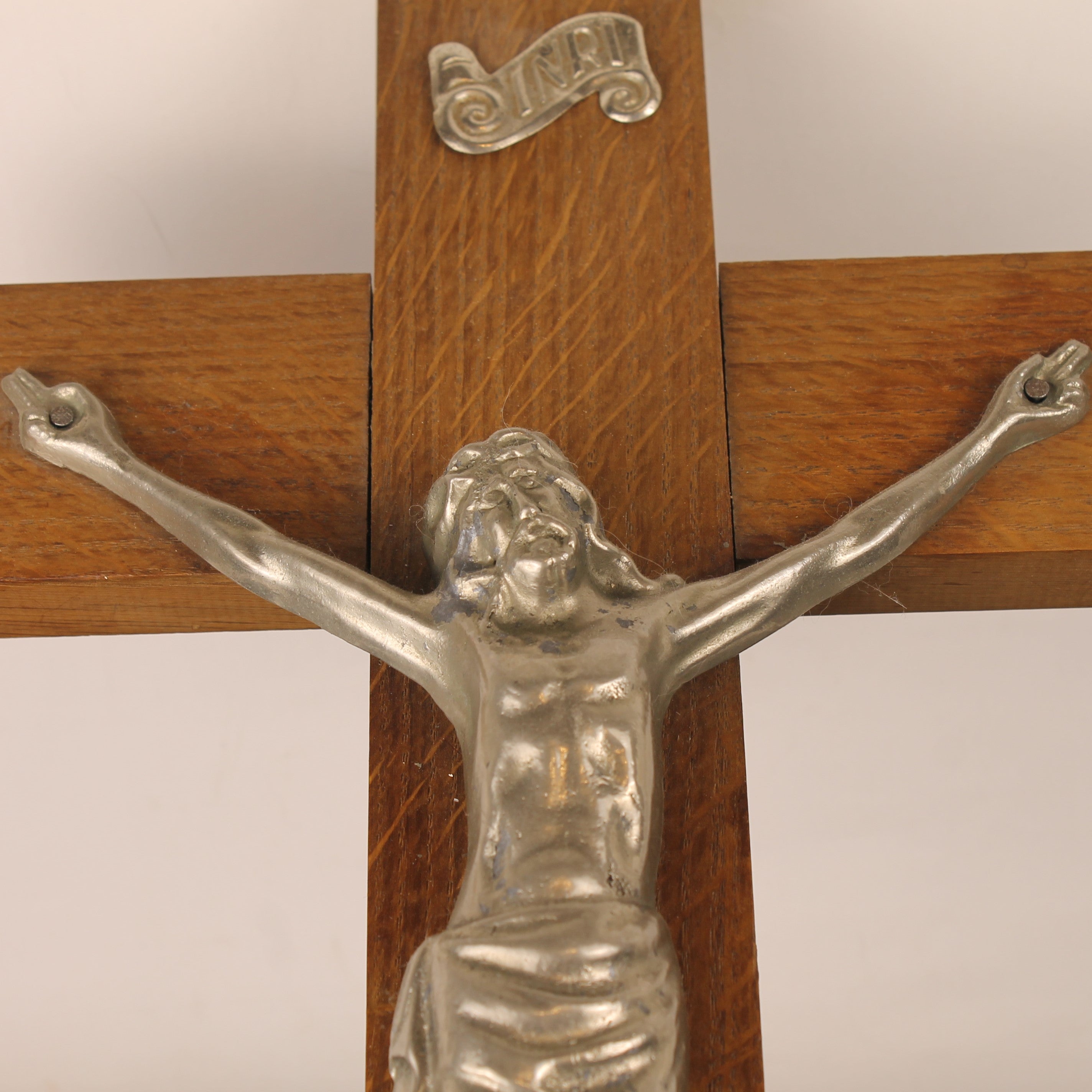 Grote Houten Wandcrucifix met Metalen Corpus - ca. 1950