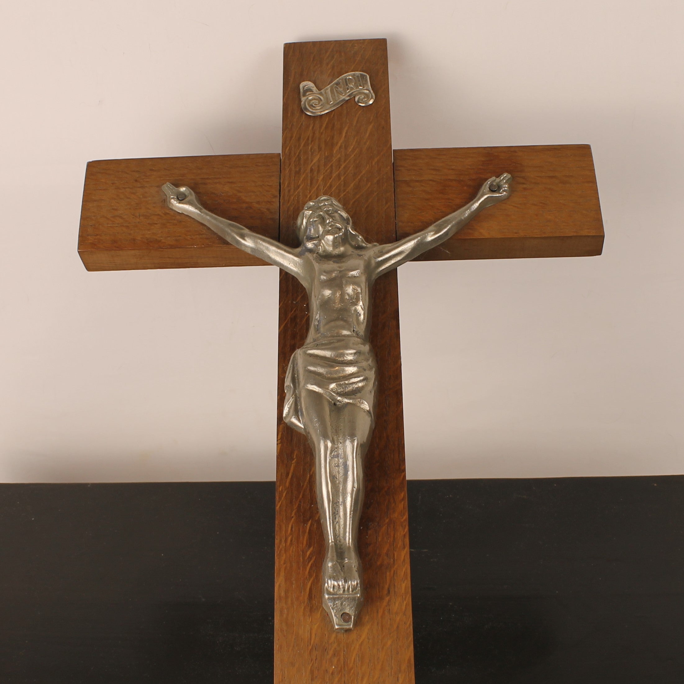 Grote Houten Wandcrucifix met Metalen Corpus - ca. 1950