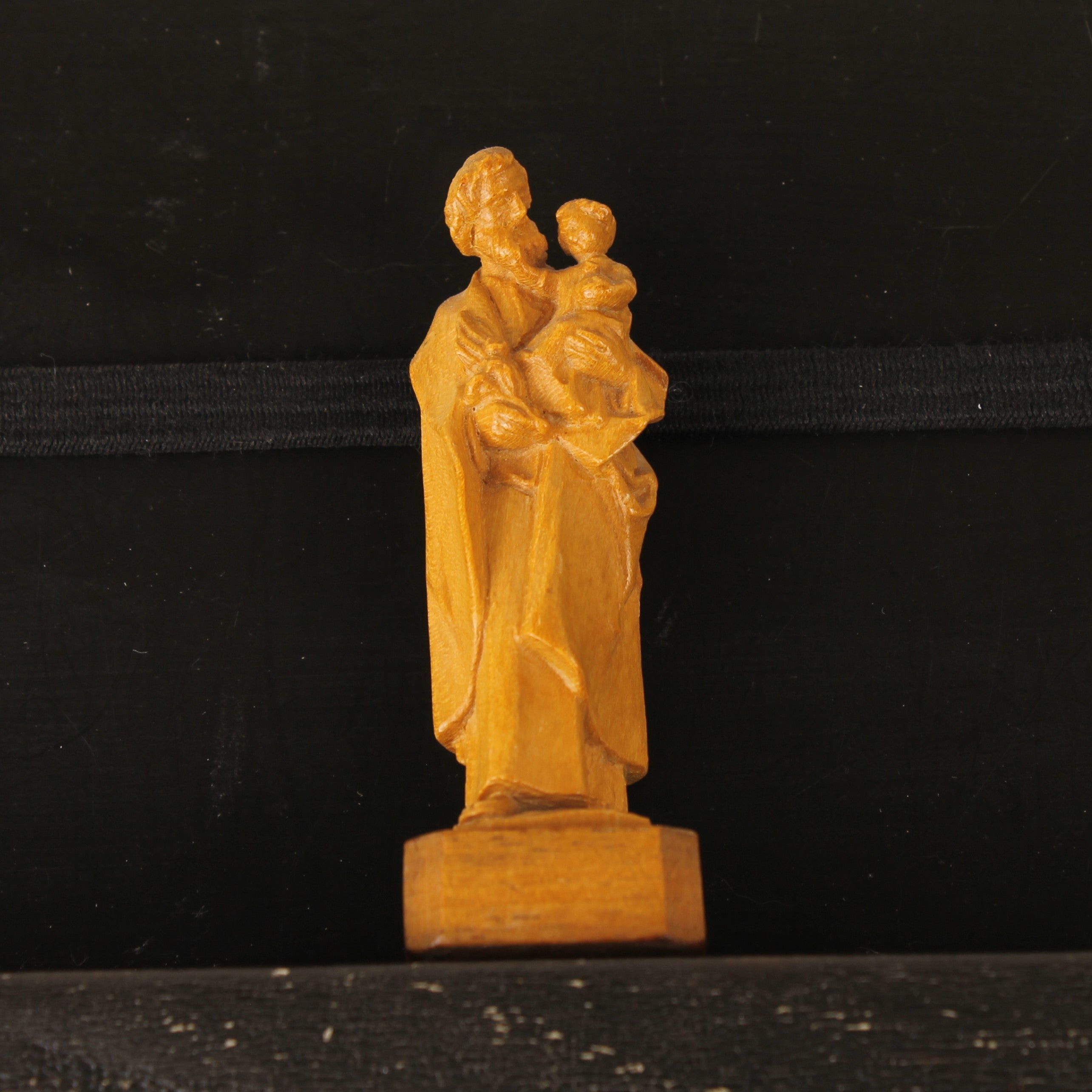 Handgesneden Vintage Sint Jozef met Kind – Nederlands Winkelstuk Den Haag