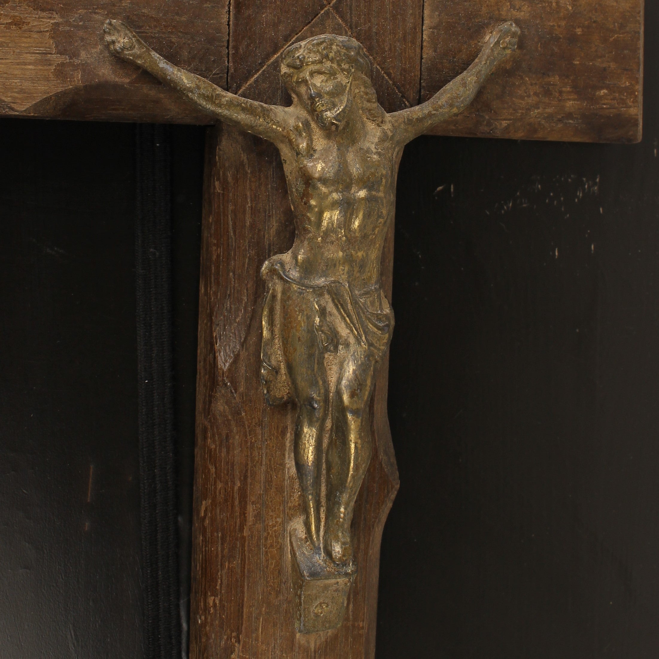 Houten Wandkruis met Messing Corpus – ca. 1900 – 40 cm