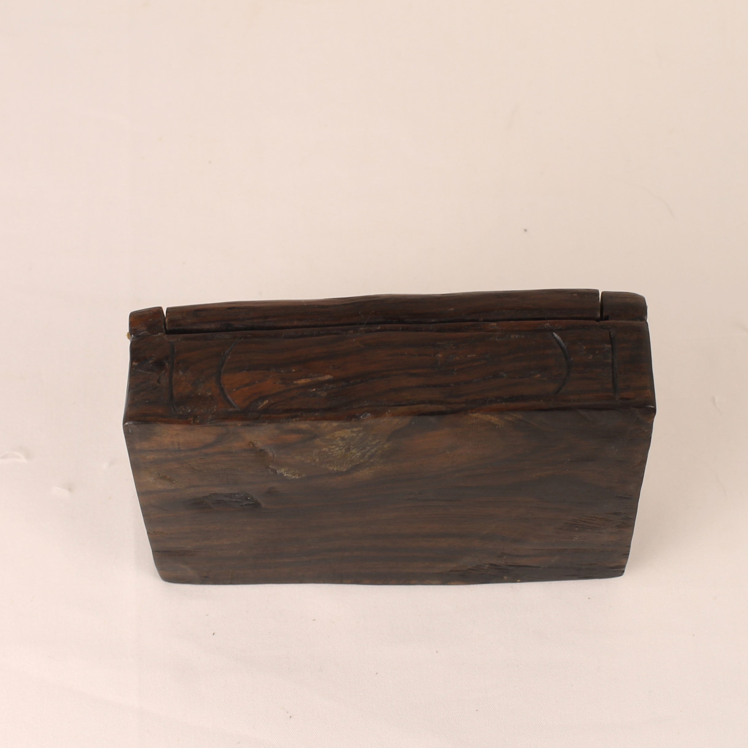 Handgesneden Houten Sierdoos – Bloemreliëf – 12 cm