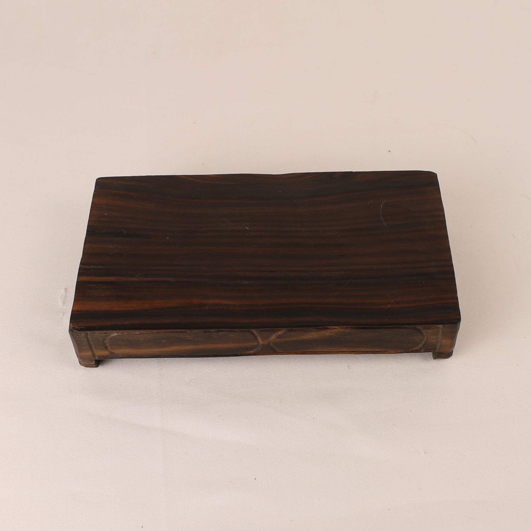 Handgesneden Houten Bak Met Deksel – Indonesisch Florale Carving