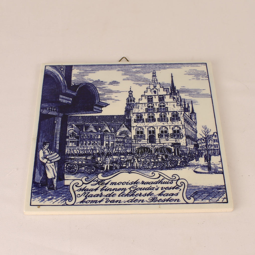 Wandtegel Den Besten Kaas - Gouda Stadhuis & Kaasmarkt - Delftsblauw Stijl (15x15 cm)