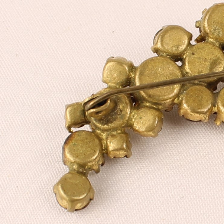 Goudkleurige Broche met Parel en Amber Strass – ca. 1950–1965