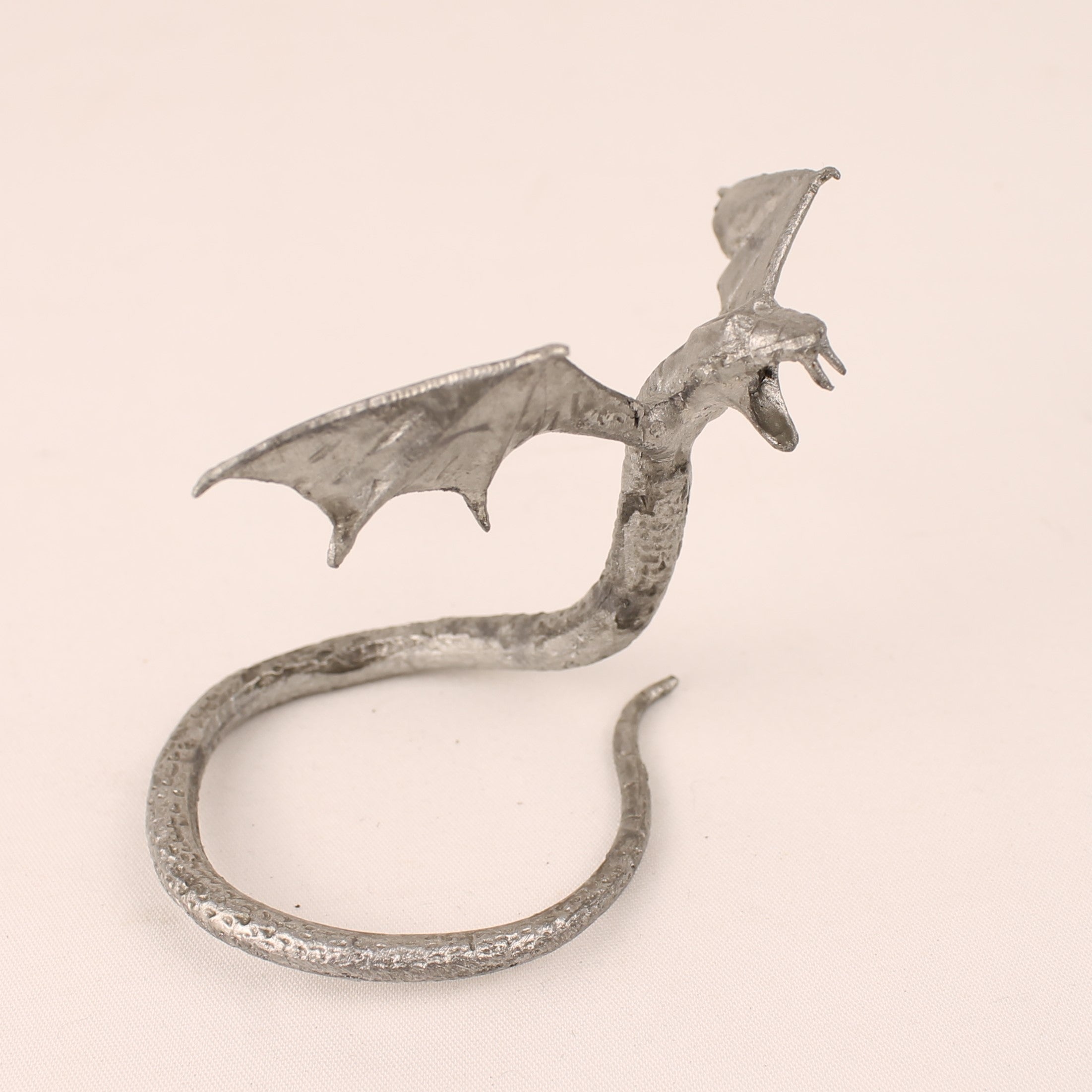 Tinnen Draak Beeldje