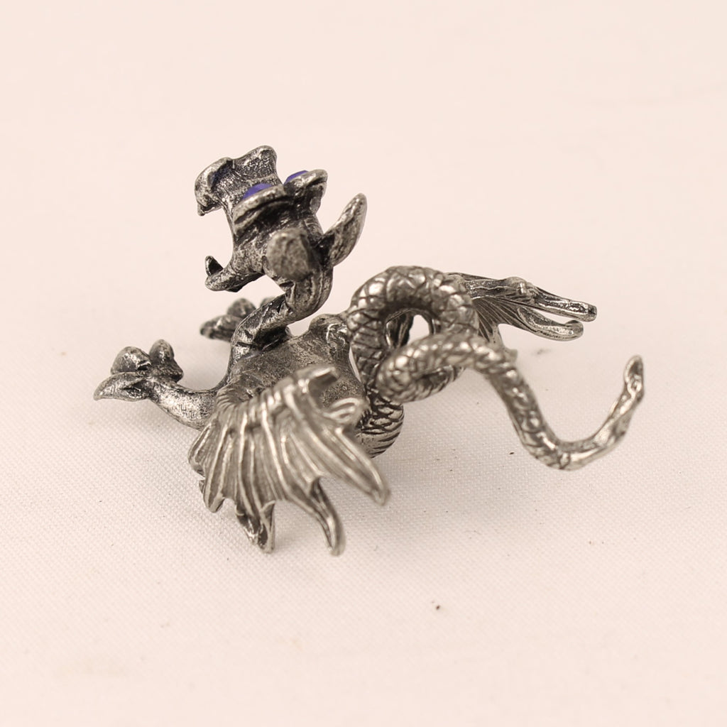 Dragon Miniature en Étain avec Yeux Bleus – 4,5 cm – Objet de Collection Fantasy