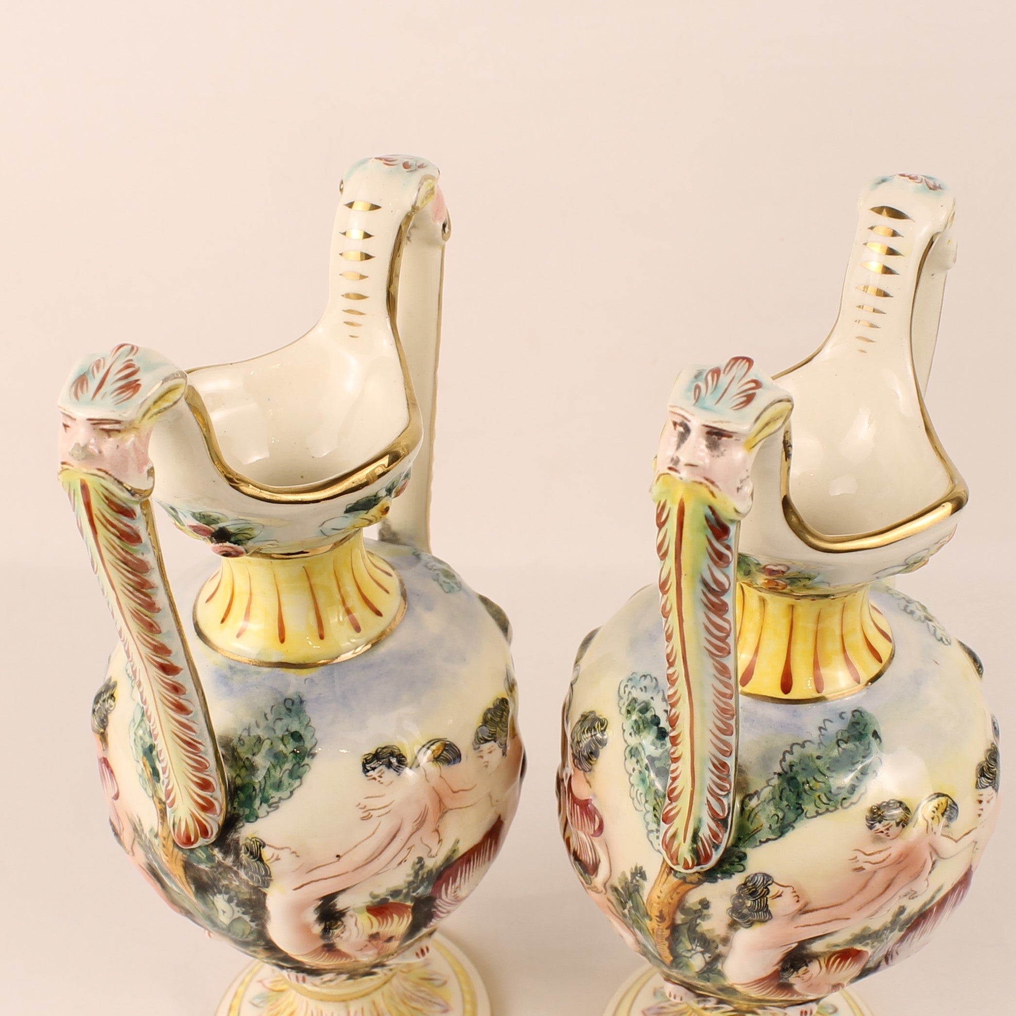 Capodimonte Sieramforen – Mythologisch Decor – Italië ca. 1960–1980 - set van 2
