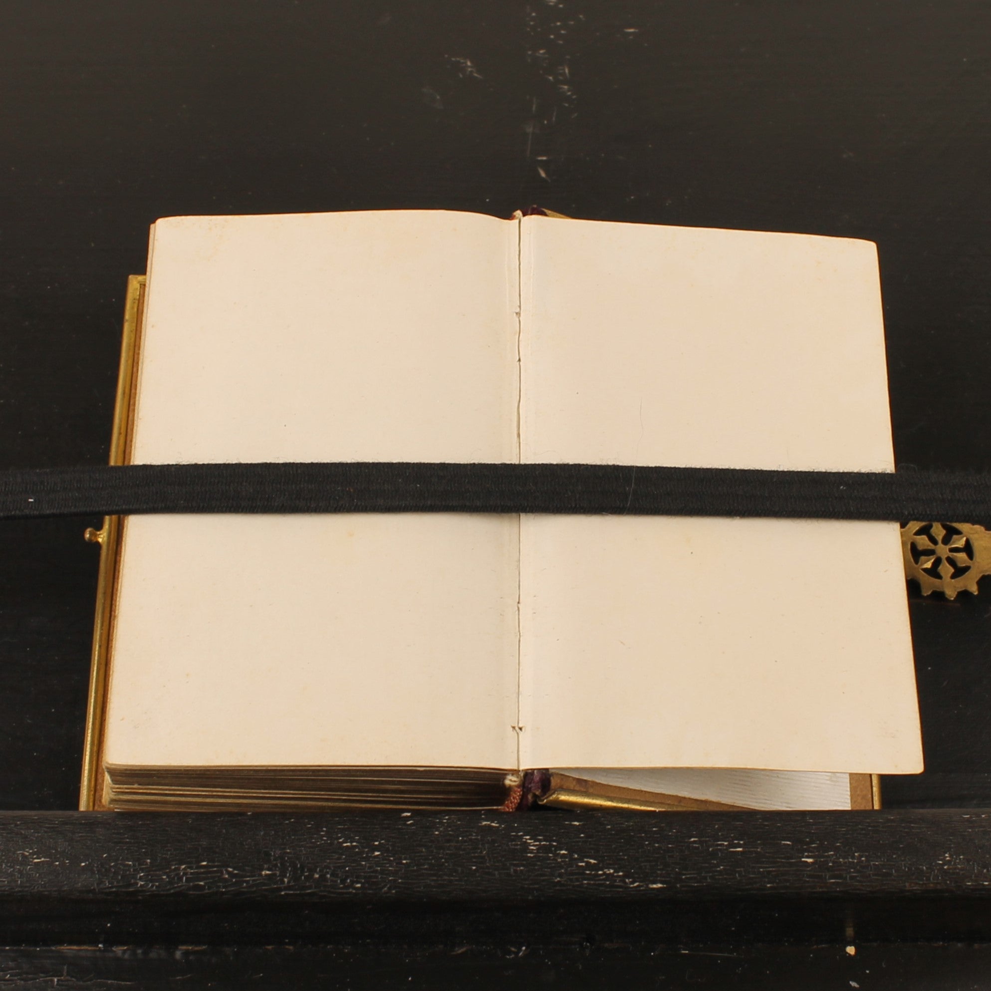 Im Kreuz ist Heil - Duits Gebedenboek 1875 - Luxe Metalen Band met Agnus Dei – Kevelaer