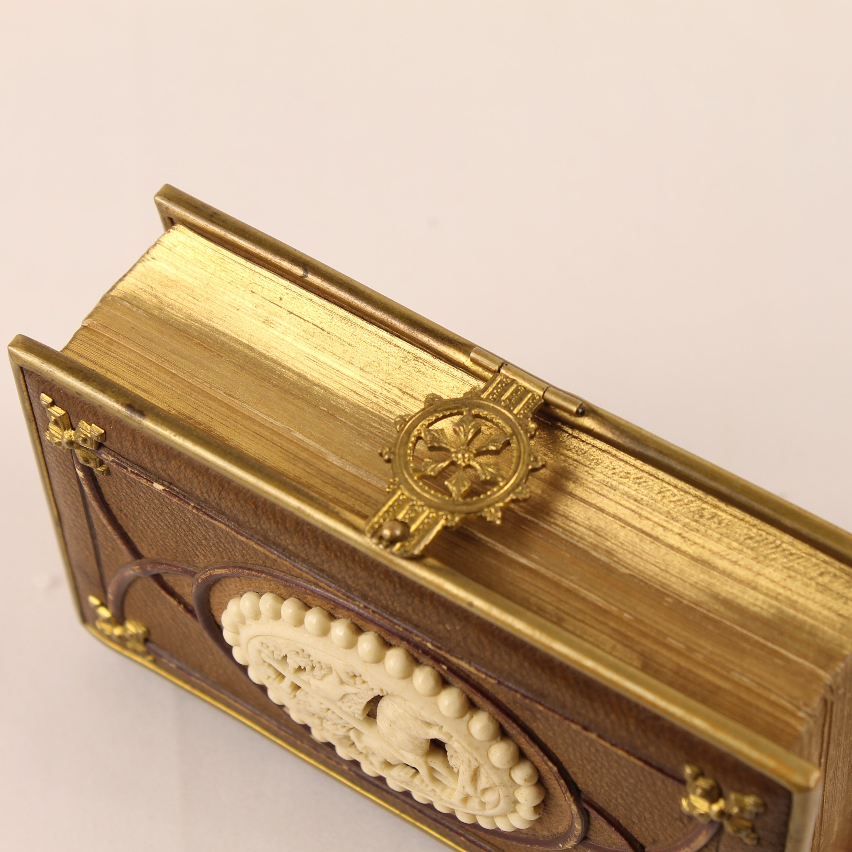 Im Kreuz ist Heil - Duits Gebedenboek 1875 - Luxe Metalen Band met Agnus Dei – Kevelaer