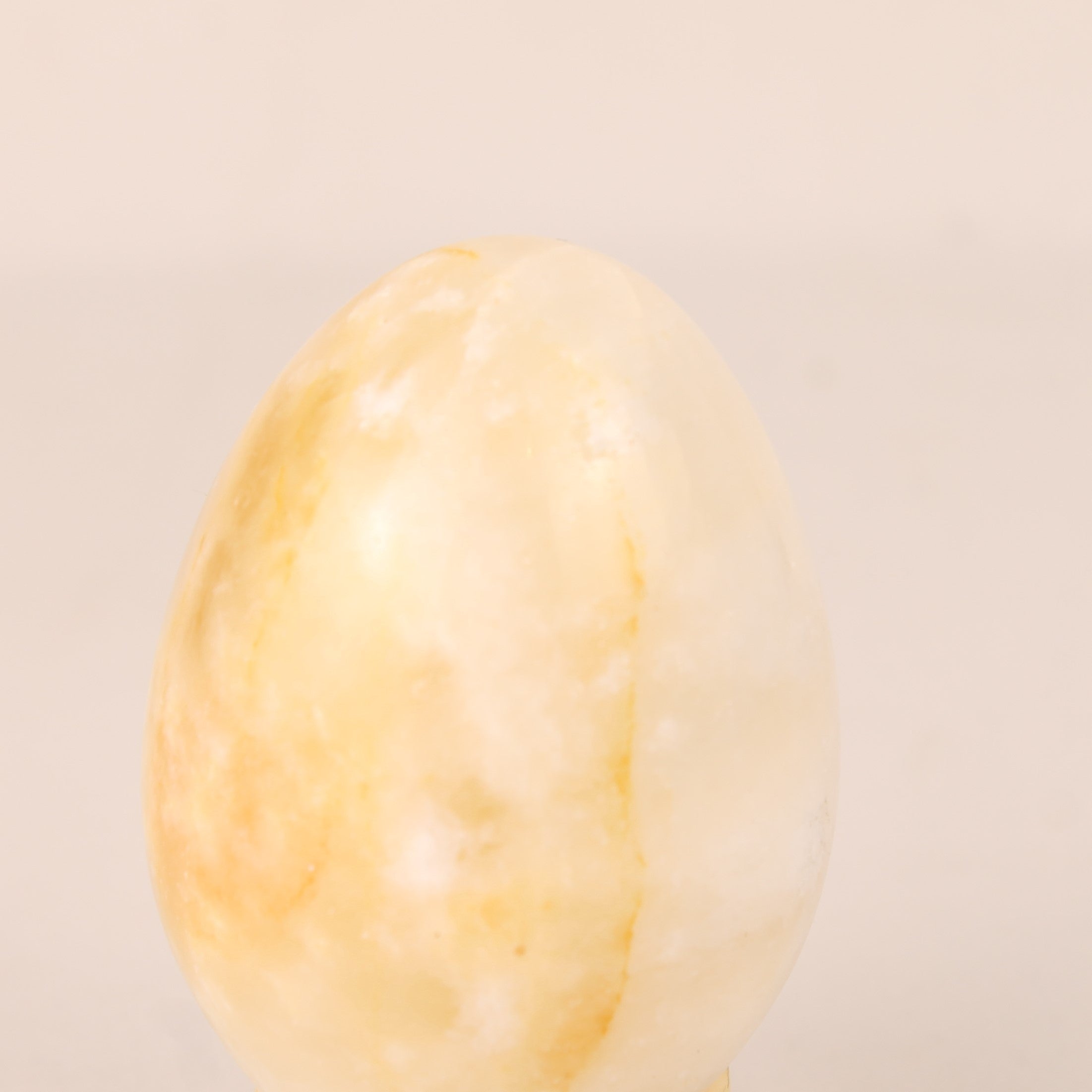 Onyx Natural Stone Egg 7 cm – Cream / Honey Calcite
