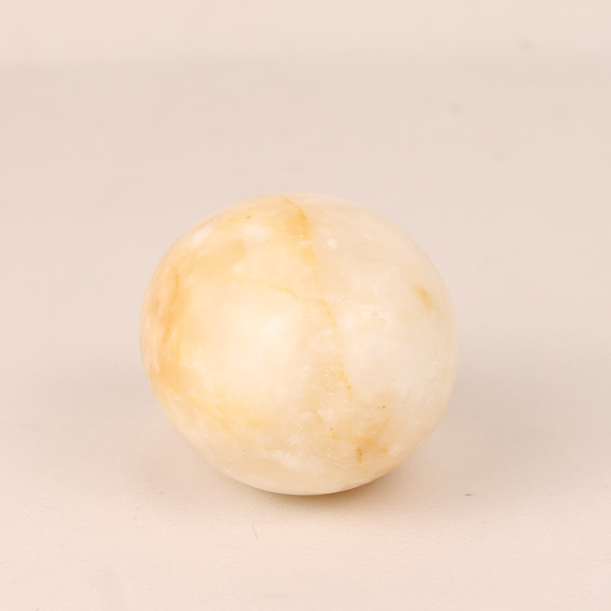 Onyx Natural Stone Egg 7 cm – Cream / Honey Calcite