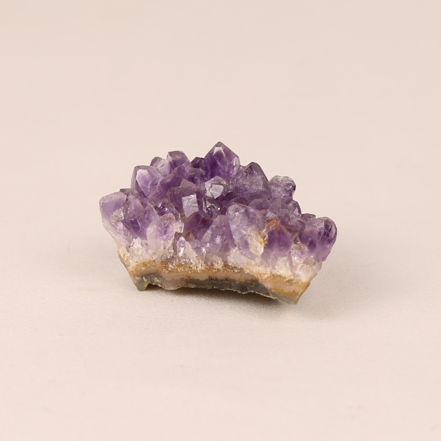 Cluster d'Améthyste sur Matrice d'Agate – 4,5 cm – Géode Brésilienne