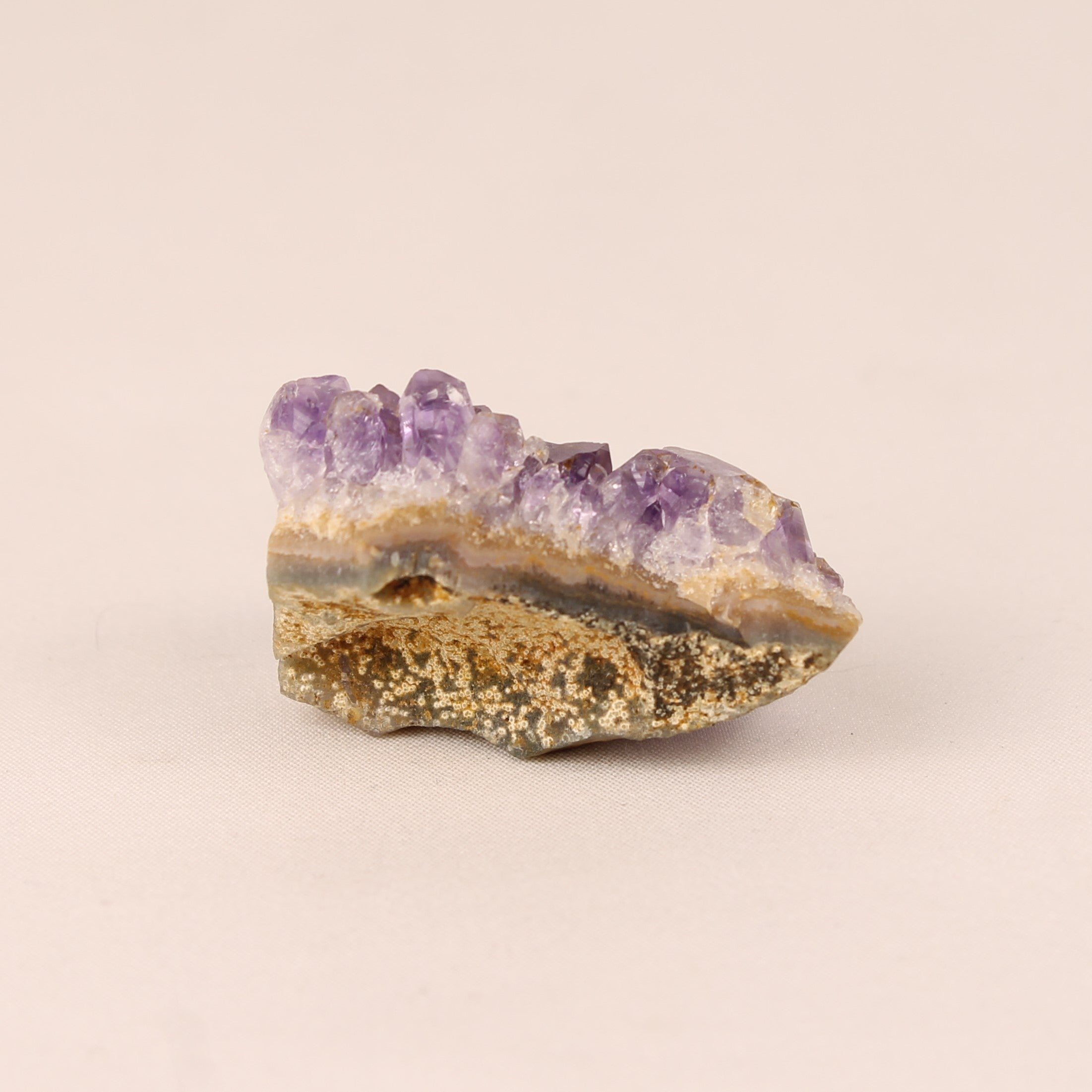 Cluster d'Améthyste sur Matrice d'Agate – 4,5 cm – Géode Brésilienne