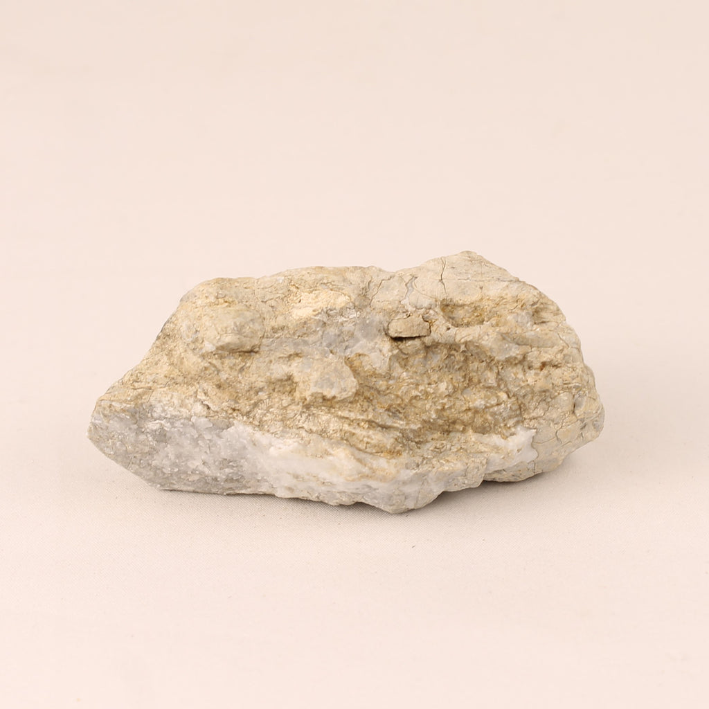 Ruwe Kwartssteen met Natuurlijke Kristalvorming – 9 cm