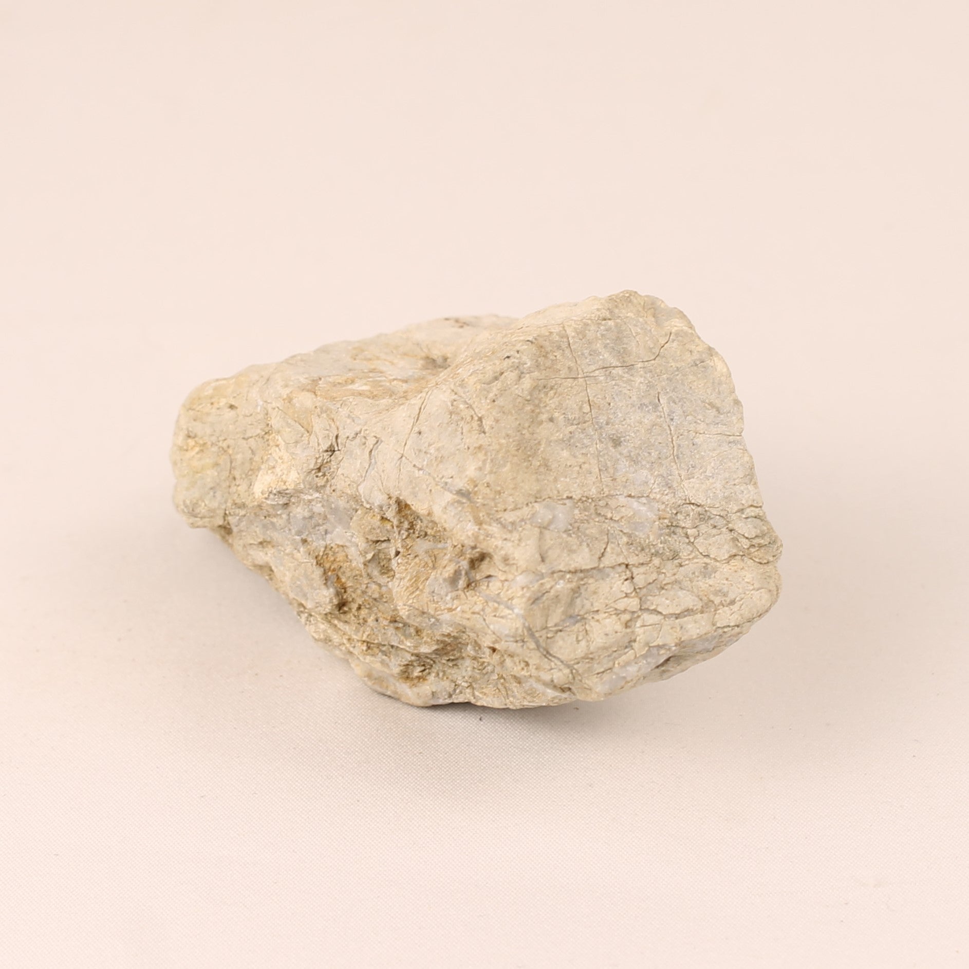 Ruwe Kwartssteen met Natuurlijke Kristalvorming – 9 cm